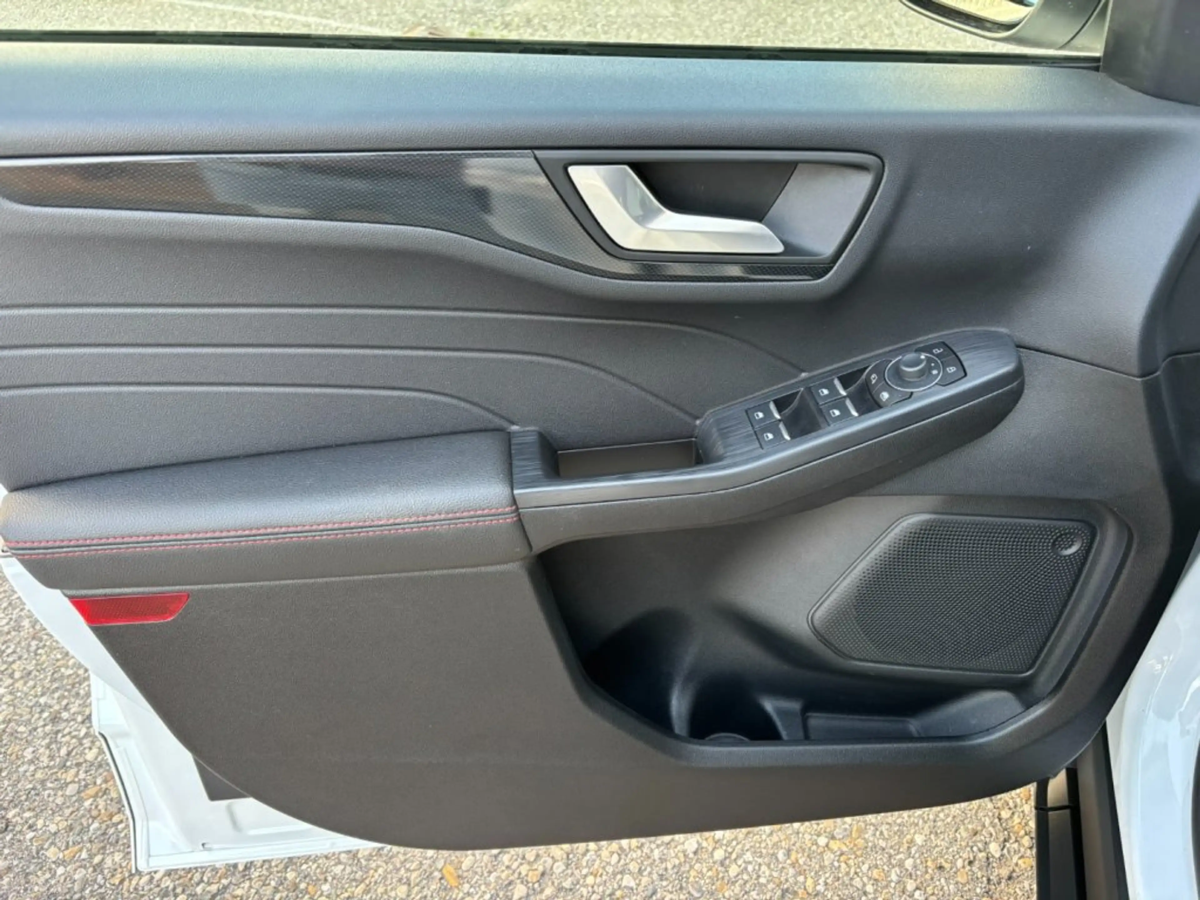 Ford Kuga ST-Line X Hybrid 2.5 Duratec PHEV AT LP € 56.202,- — photo 6