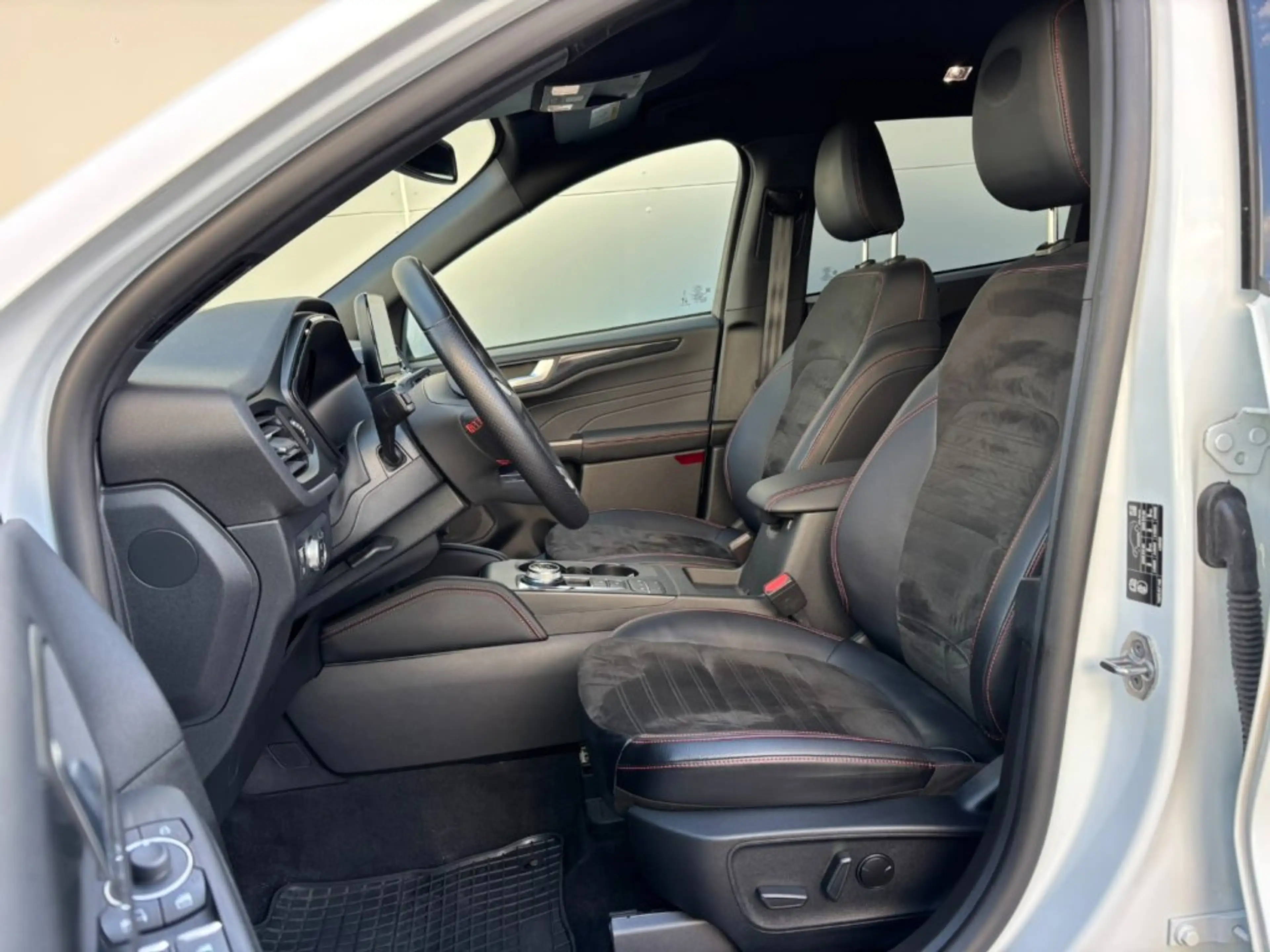 Ford Kuga ST-Line X Hybrid 2.5 Duratec PHEV AT LP € 56.202,- — photo 8