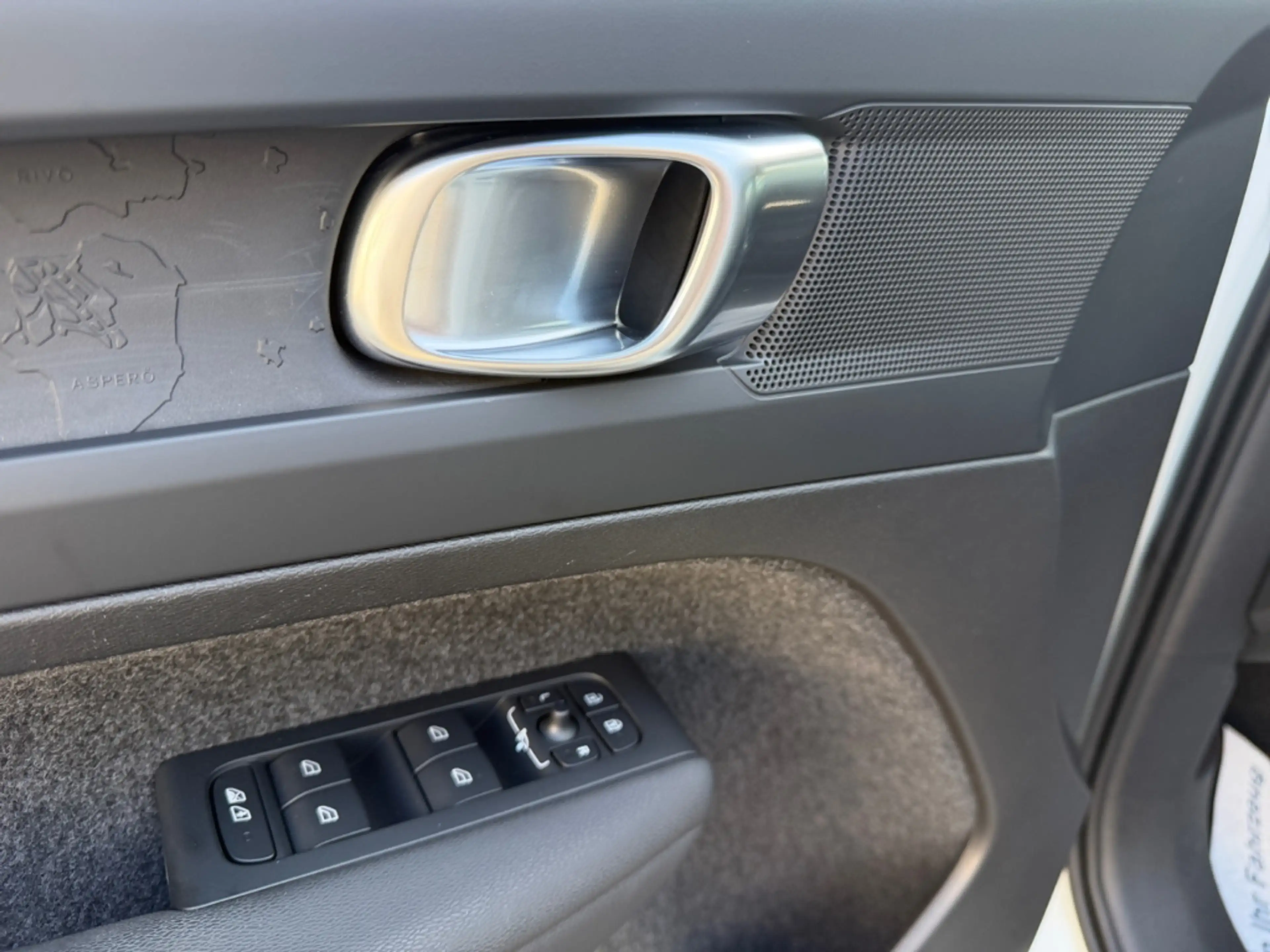 Volvo C40 Plus Recharge Pure Electric 2WD StandHZG Digitales — photo 14