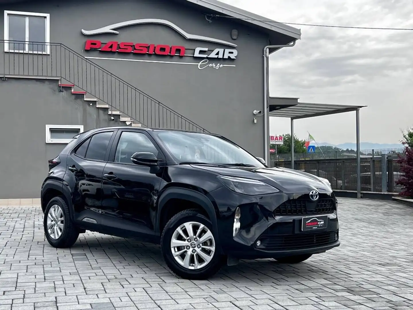 Toyota Yaris Cross YARIS CROSS 1.5h Business fwd 116cv e-cvt Negro - 1