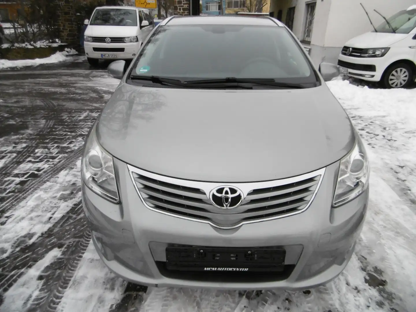 Toyota Avensis Sol AHK Silber - 2