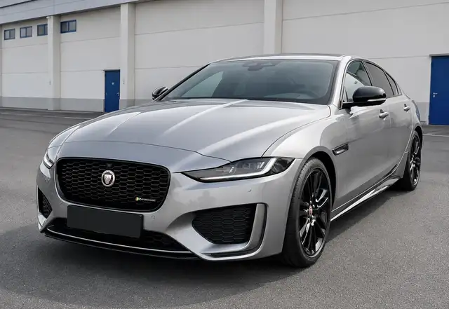 Jaguar XE 2.0d i4 mhev R-Dynamic Black rwd 204cv auto
