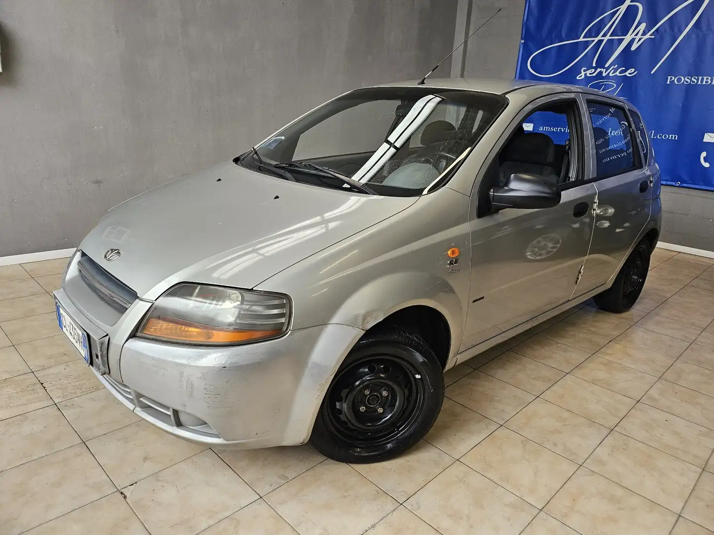 Daewoo Kalos Kalos 5p 1.2 BENZ Gris - 2