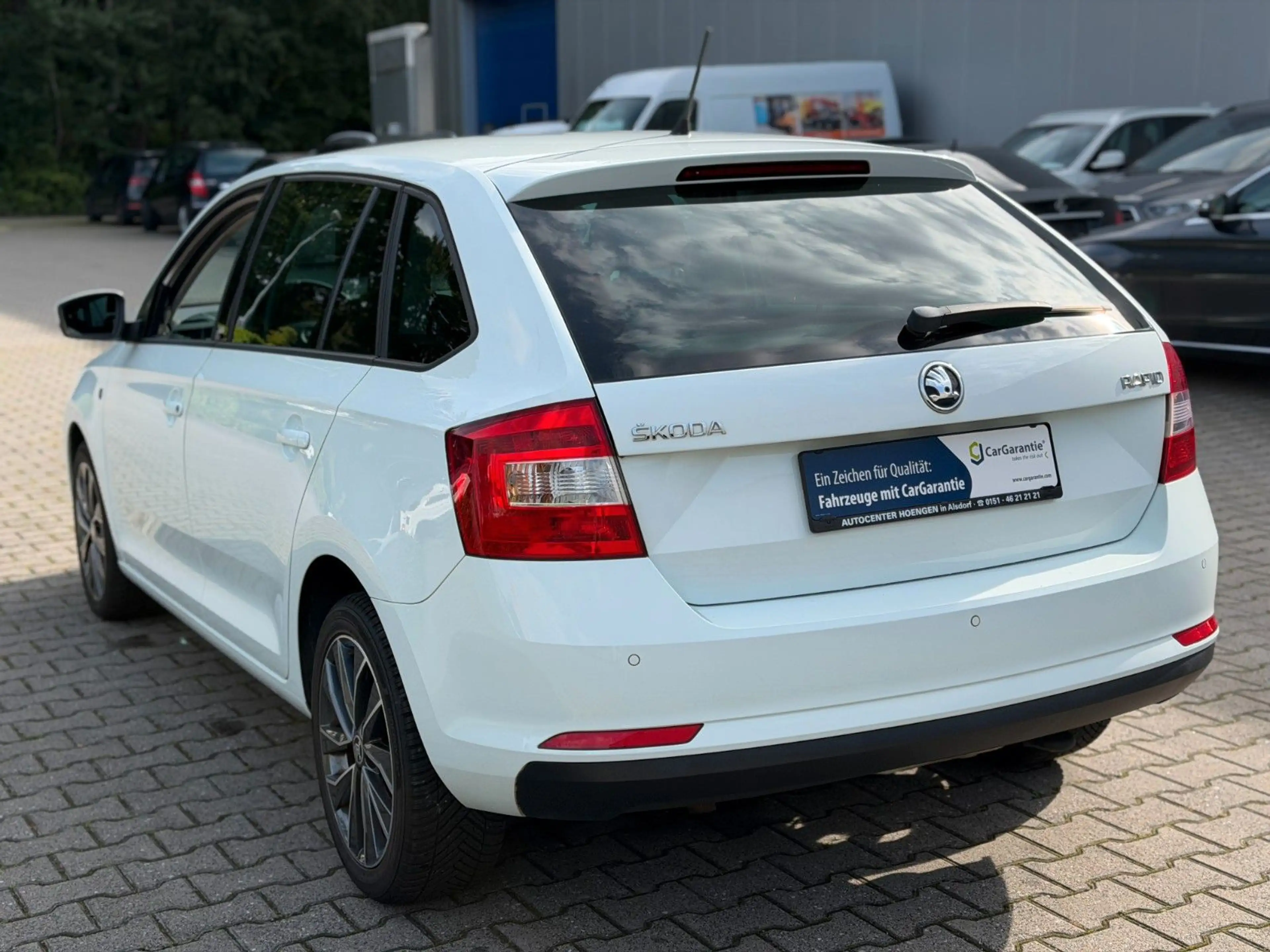 Skoda Rapid/Spaceback Spaceback Edition*2.Hand*Xenon*PDC*KLIMA* — photo 11