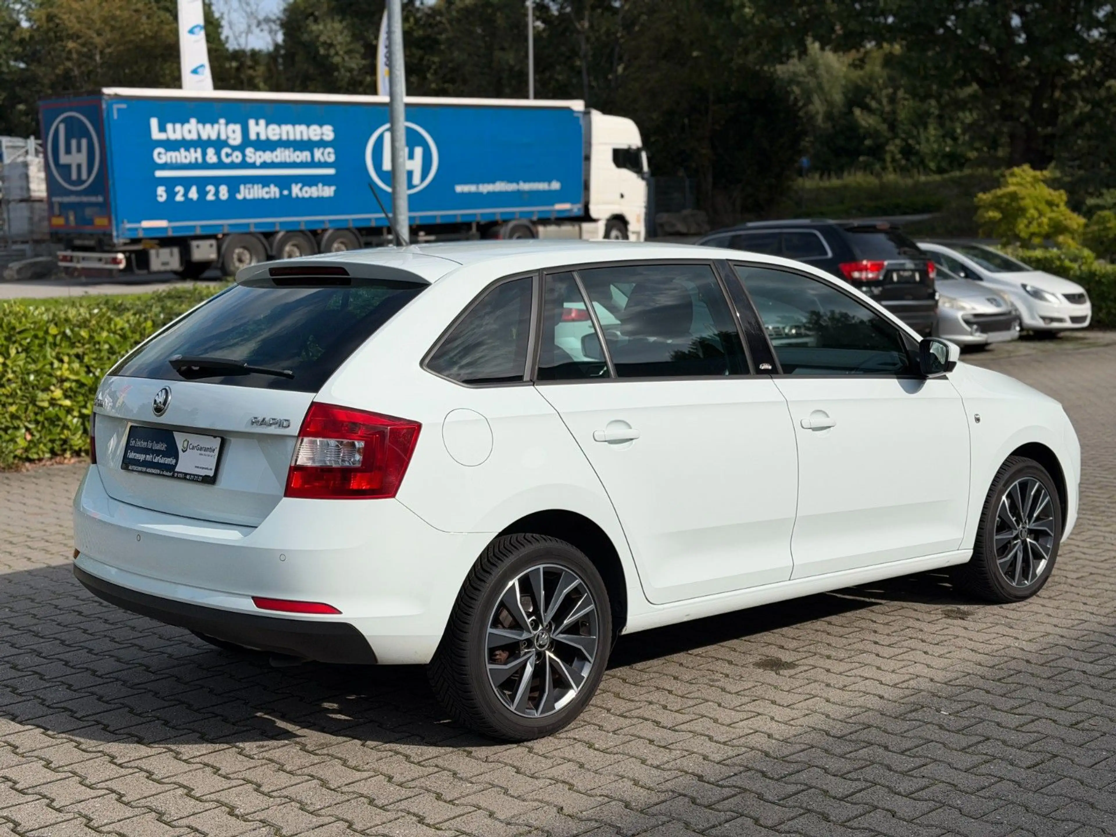 Skoda Rapid/Spaceback Spaceback Edition*2.Hand*Xenon*PDC*KLIMA* — photo 10