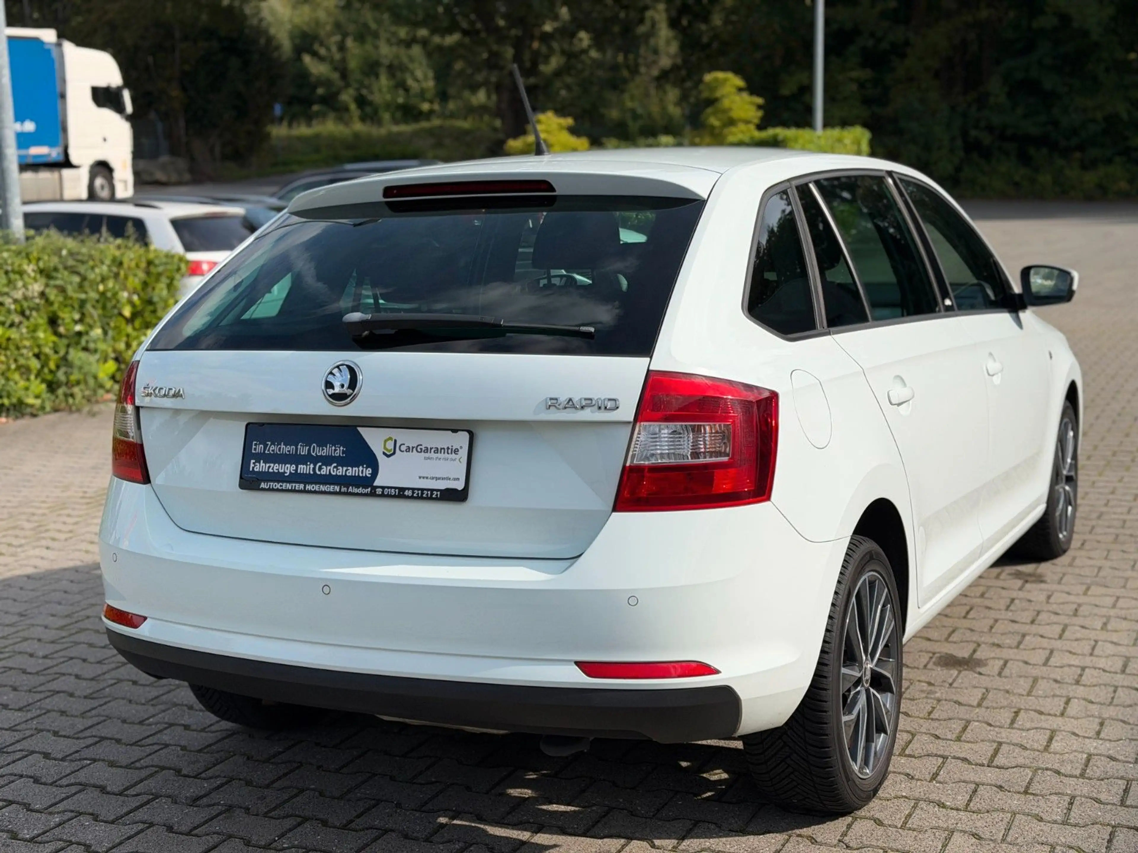 Skoda Rapid/Spaceback Spaceback Edition*2.Hand*Xenon*PDC*KLIMA* — photo 9