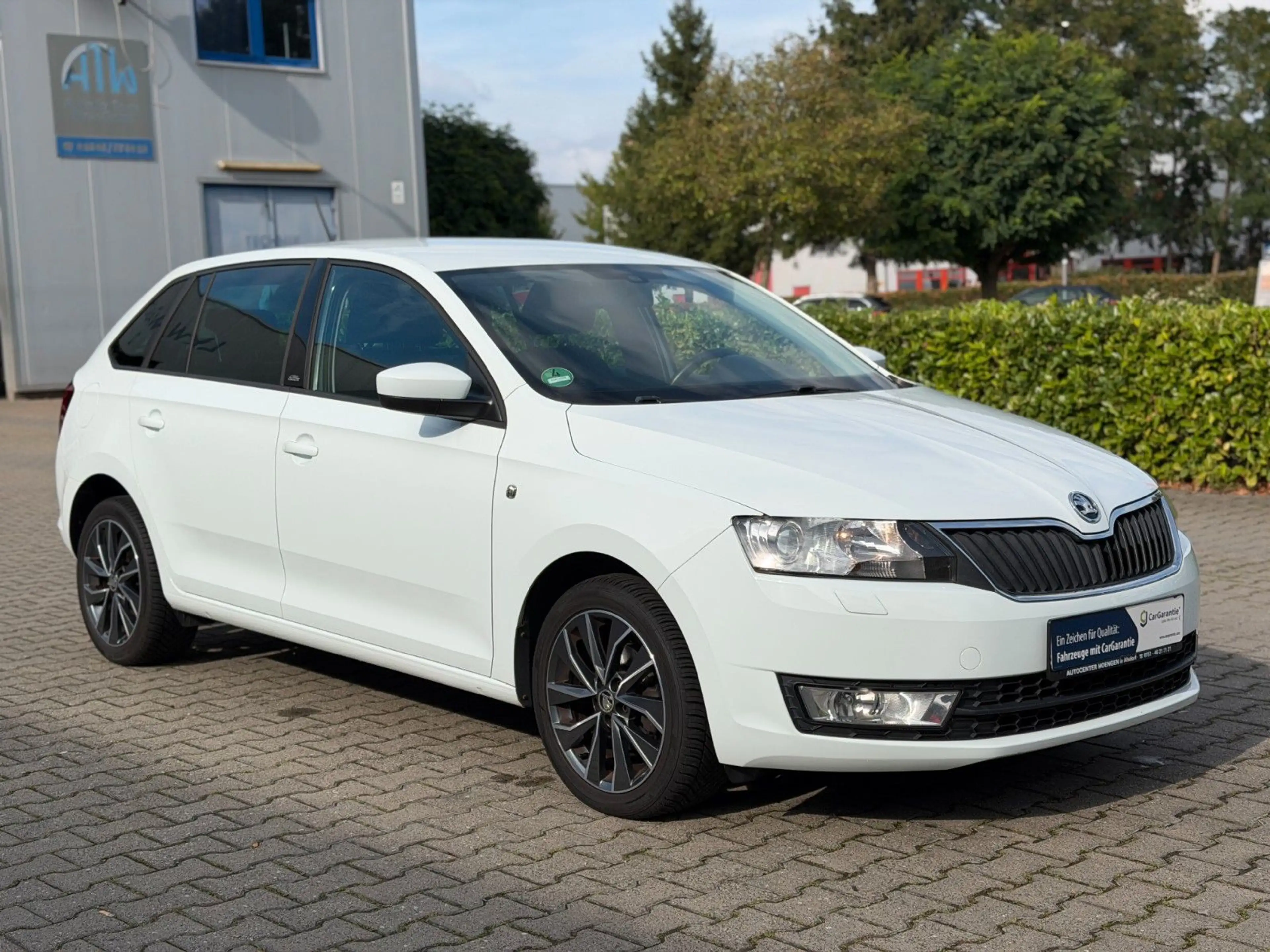 Skoda Rapid/Spaceback Spaceback Edition*2.Hand*Xenon*PDC*KLIMA* — photo 7