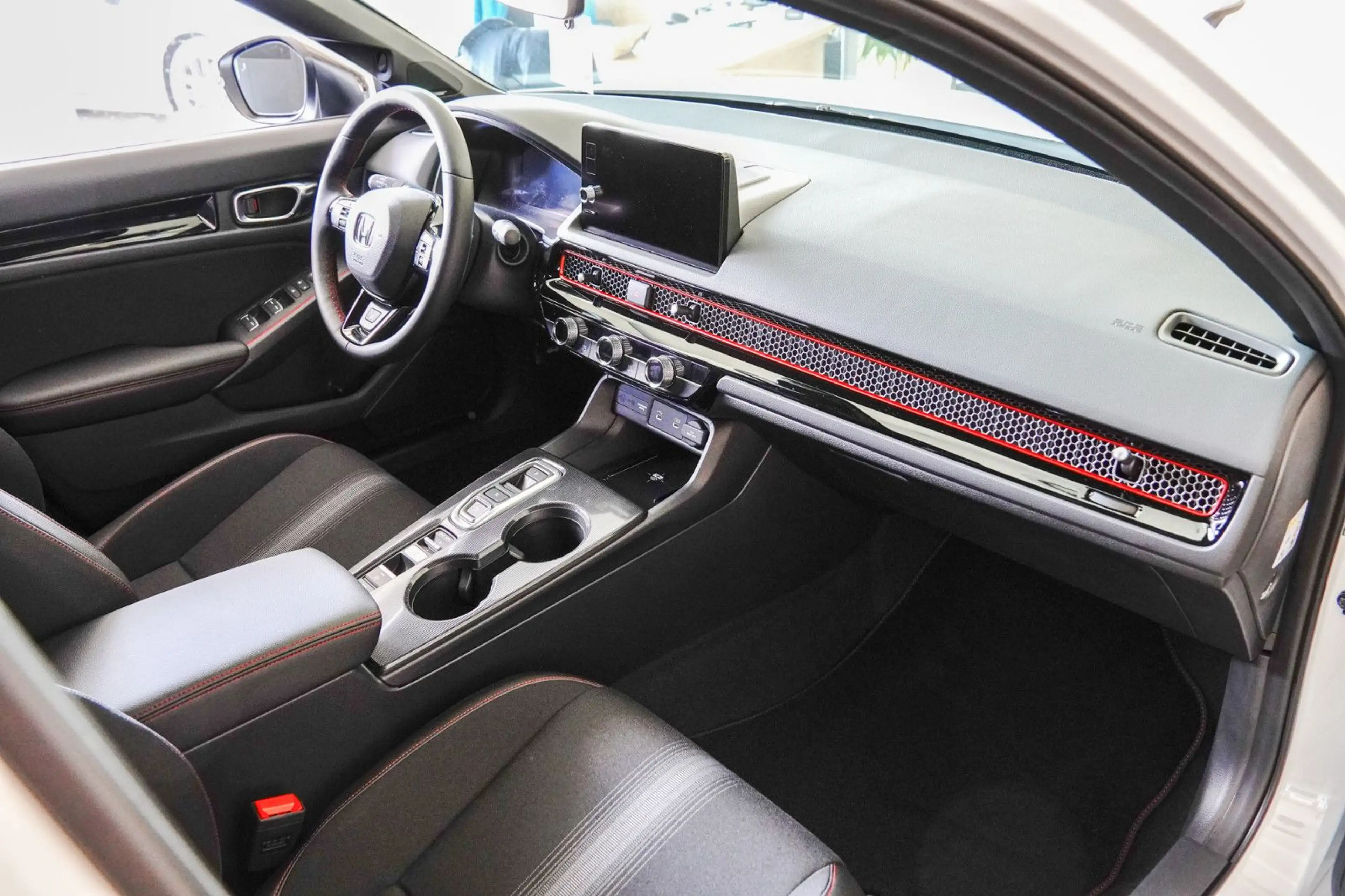 Honda Civic e:HEV 2.0 i-MMD Hybrid Sport 2027 S+ Shift — photo 5