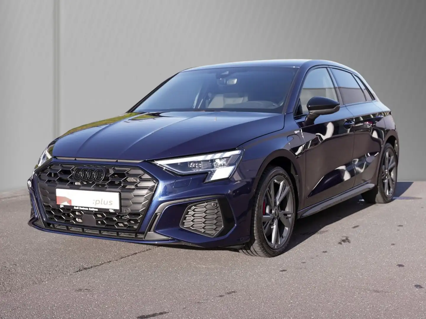 Audi A3 Sportback 45 TFSI e S line S-tron Navi Matrix Blau - 2