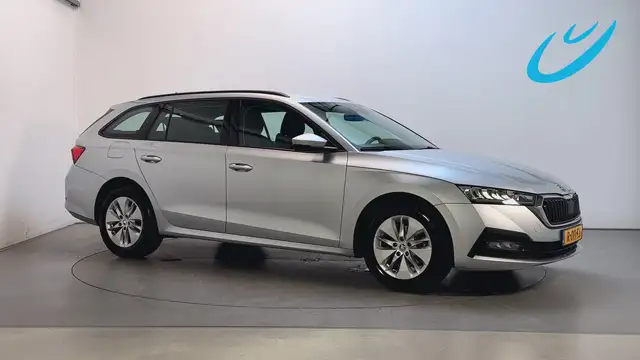 Skoda Octavia Combi 1.0 TSI 110pk Ambition Navigatie Parkeersens