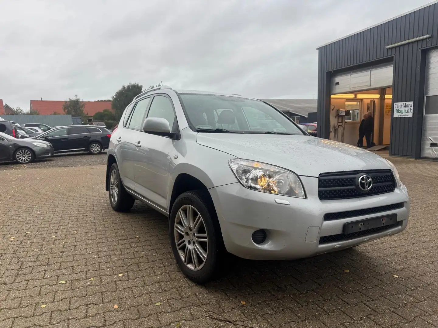 Toyota RAV 4 Toyota RAV4 Bensin Automatik Silber - 1