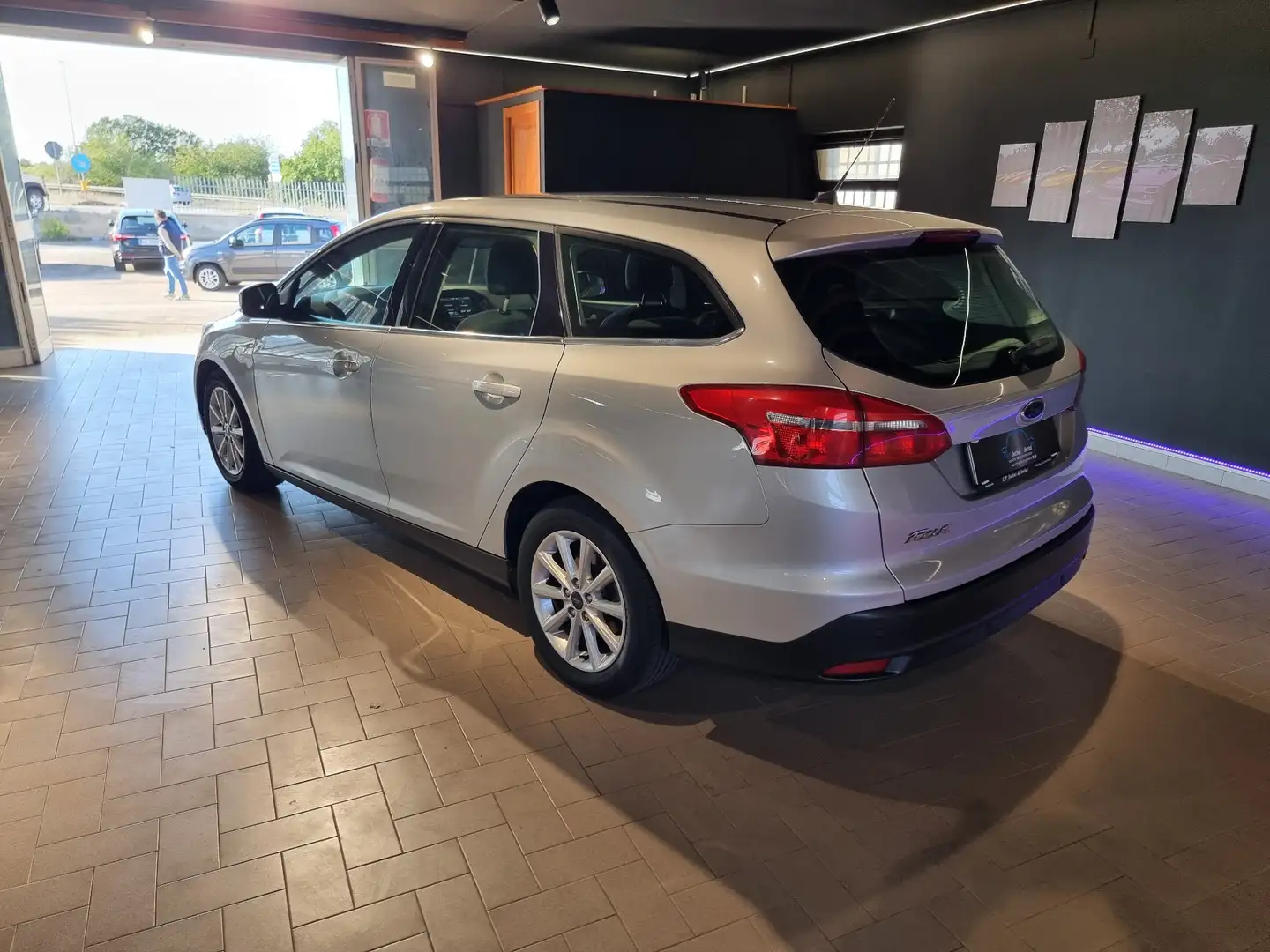 Ford Focus SW 1.5 tdci Titanium s&s 120cv Argent - 2