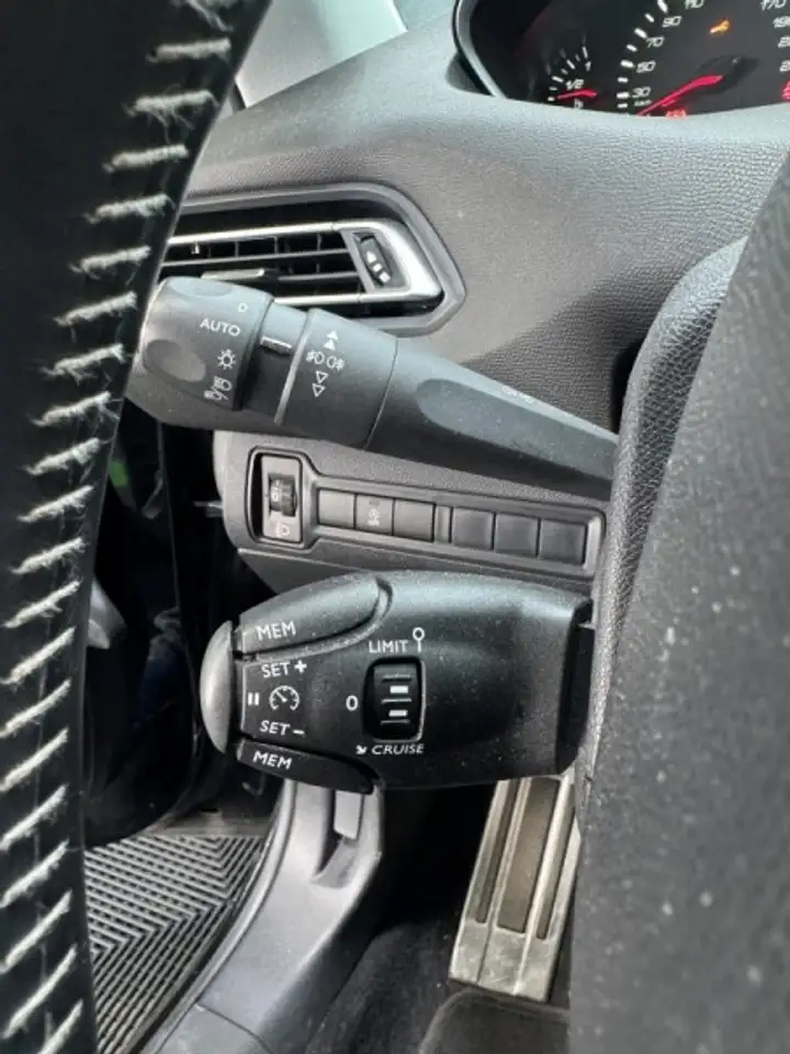 Peugeot 308 308 — photo 11