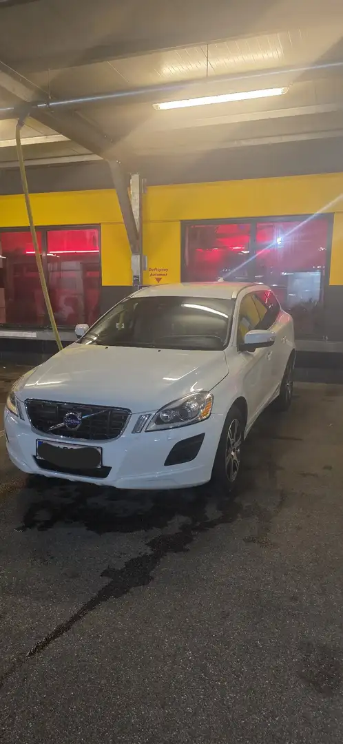 Volvo XC60 VHB!!! Angebote erwünscht.D5 AWD Summum Geartronic - 1
