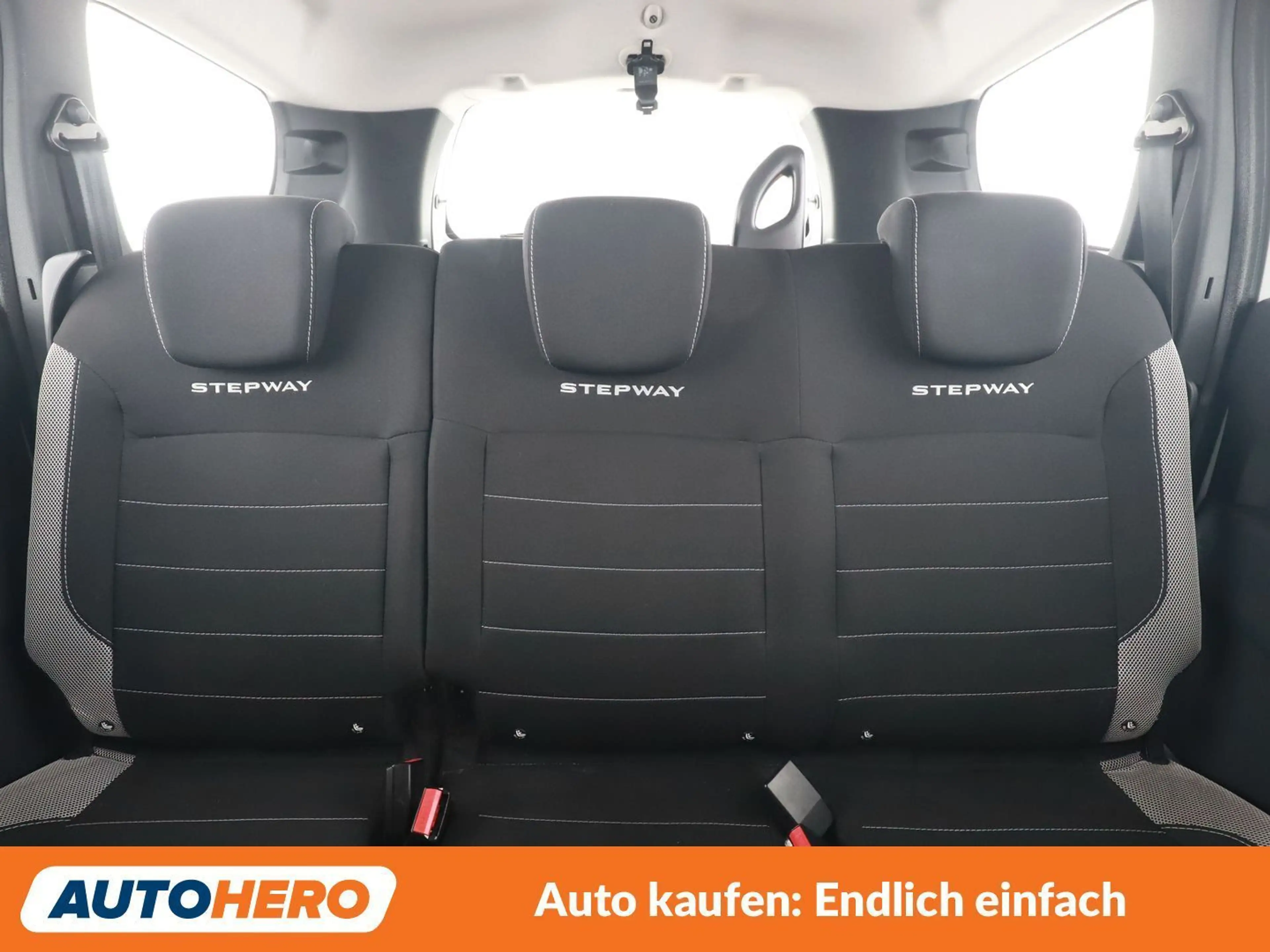 Dacia Lodgy 1.6 SCe Stepway — photo 15