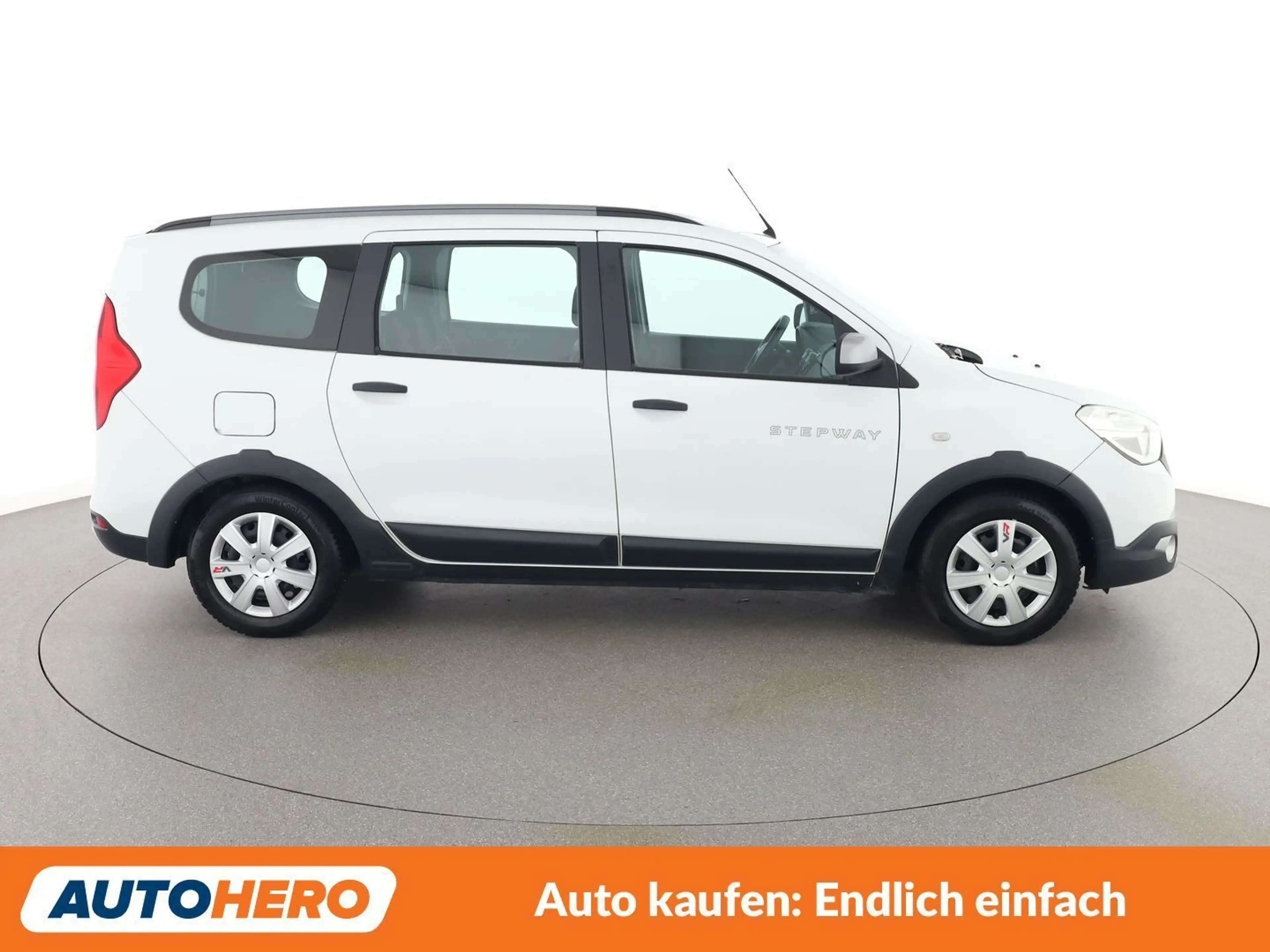 Dacia Lodgy 1.6 SCe Stepway — photo 7