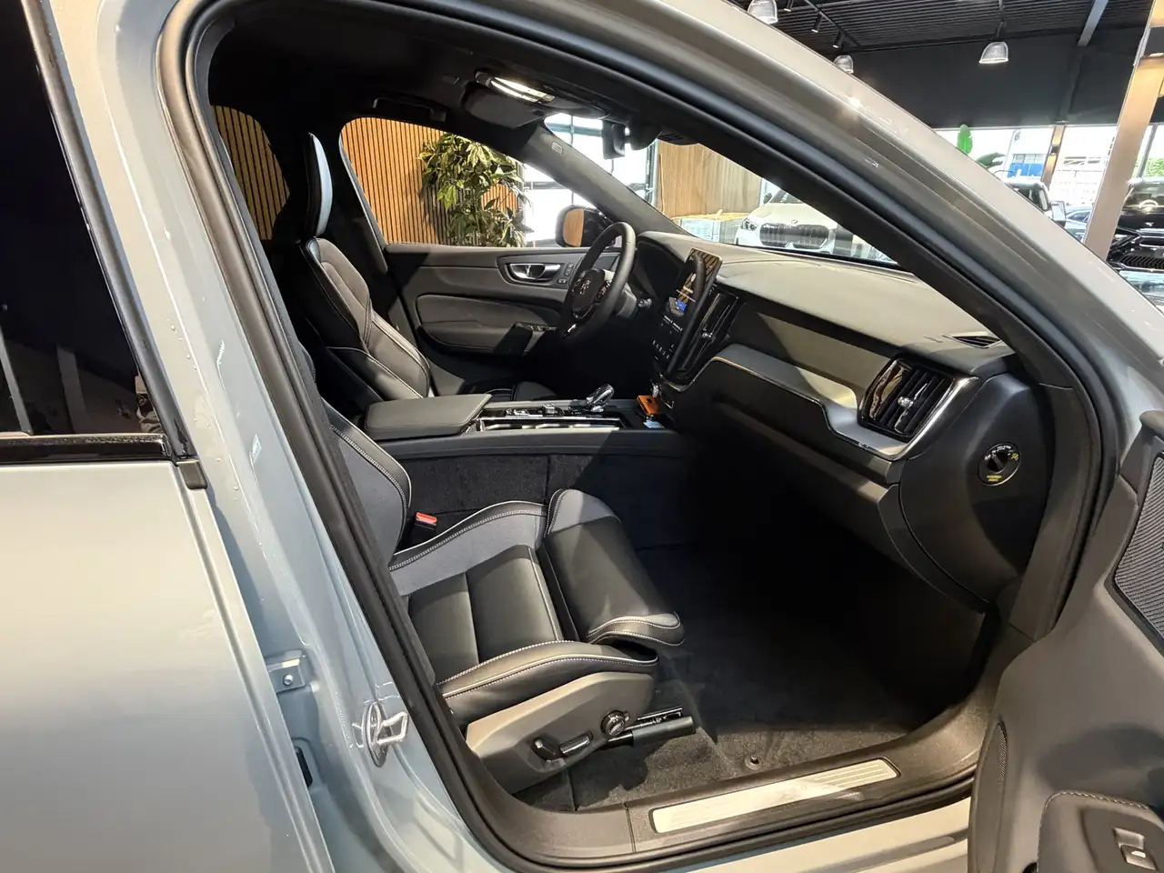 Volvo XC60 2.0 T8 Plug-in hybrid AWD stoelverwarming stoel, миниатюра 26