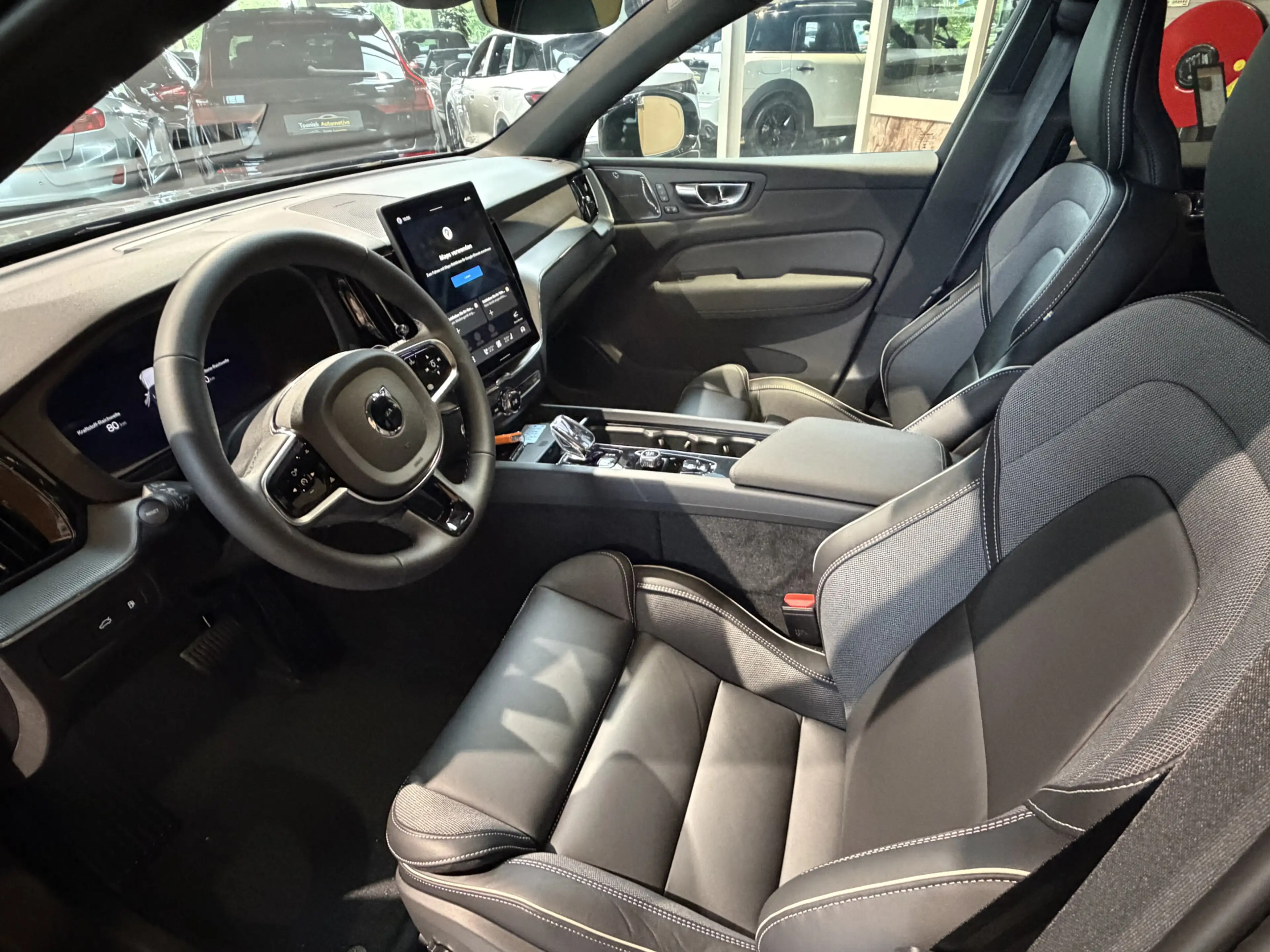 Volvo XC60 2.0 T8 Plug-in hybrid AWD stoelverwarming | stoel — photo 11