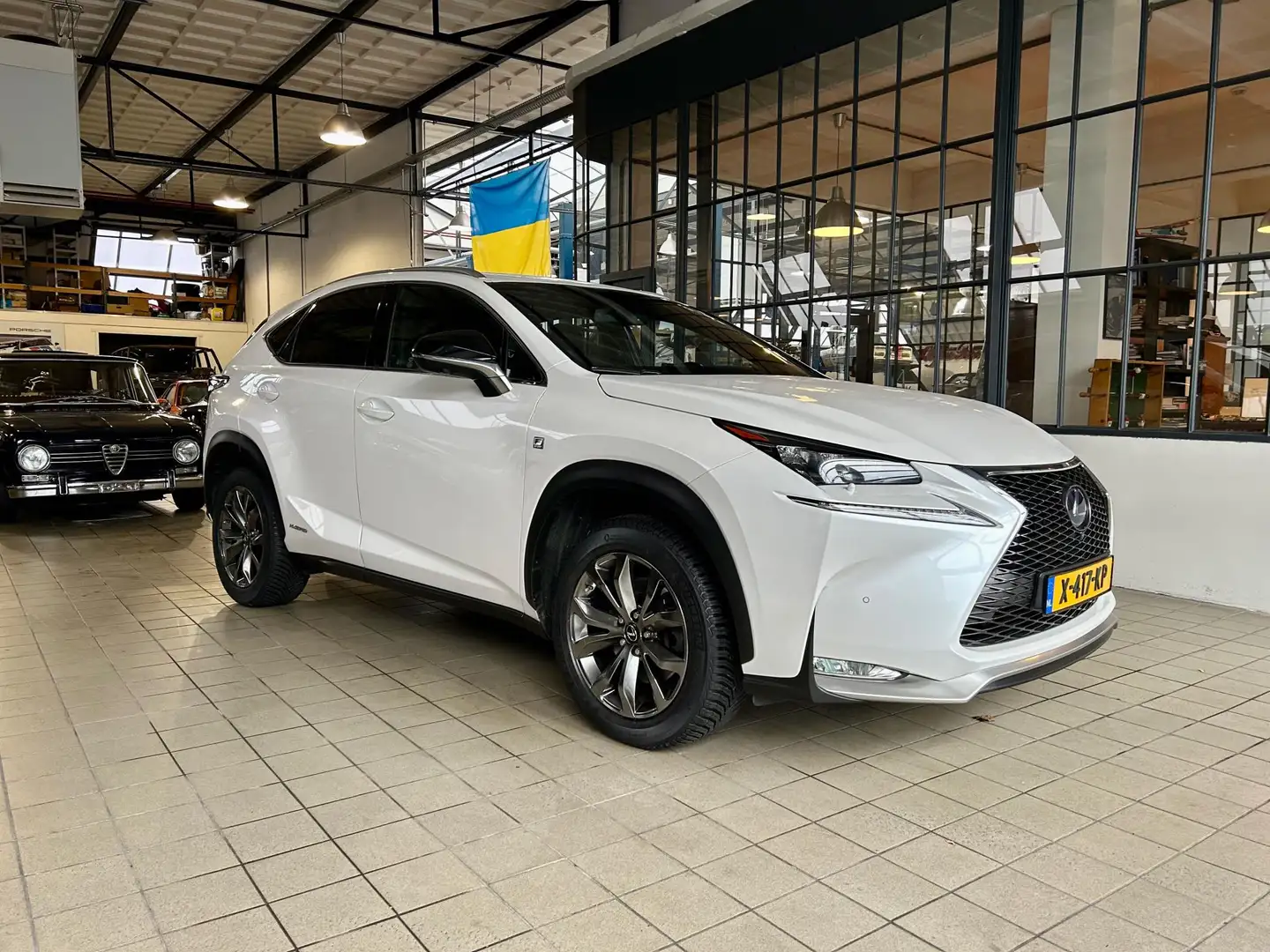 Lexus NX 300h NX300h AWD Sport Line Weiß - 2