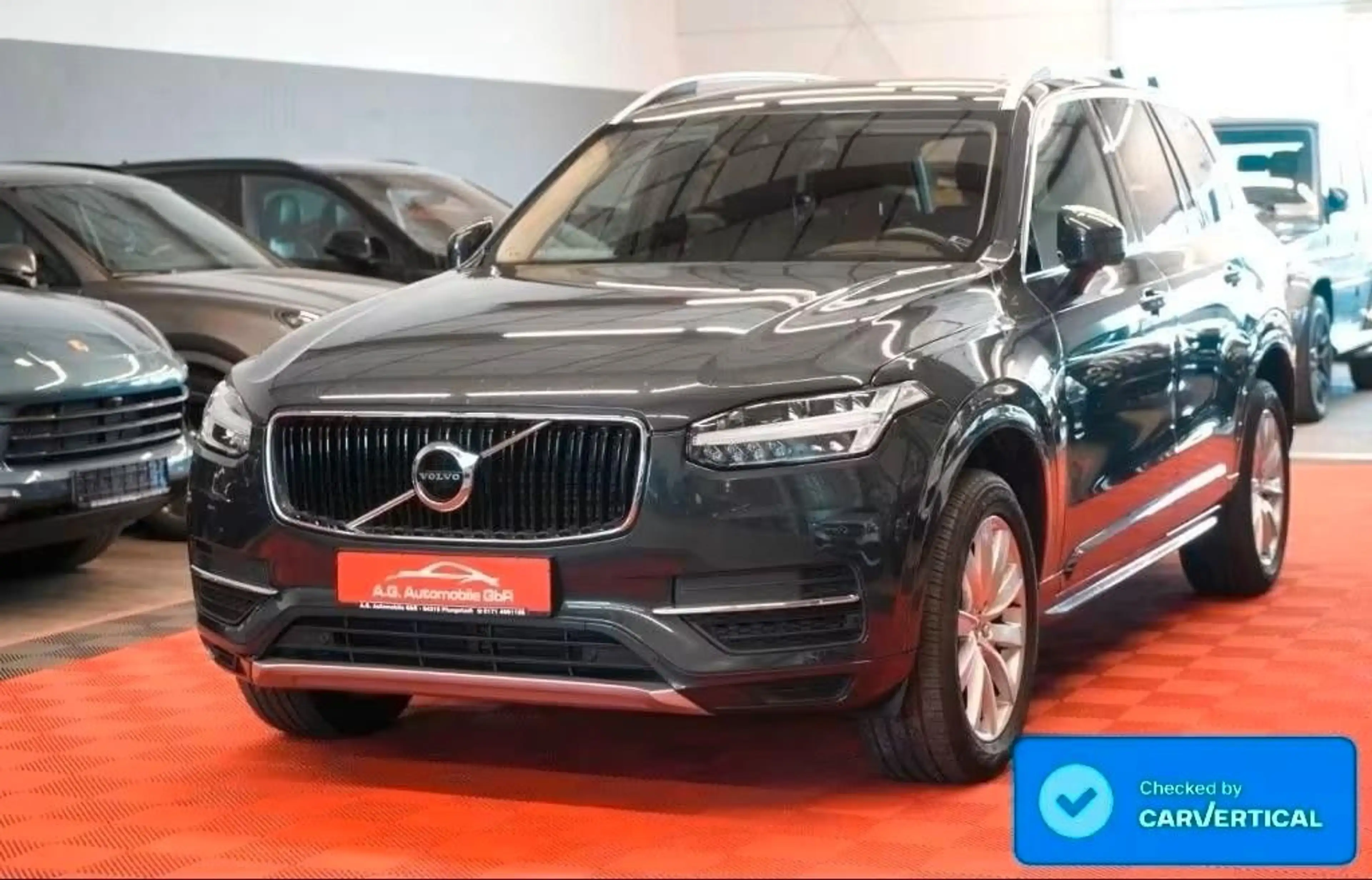 Volvo XC90 D5 Momentum AWD 7Sitzer*Unfallfrei*