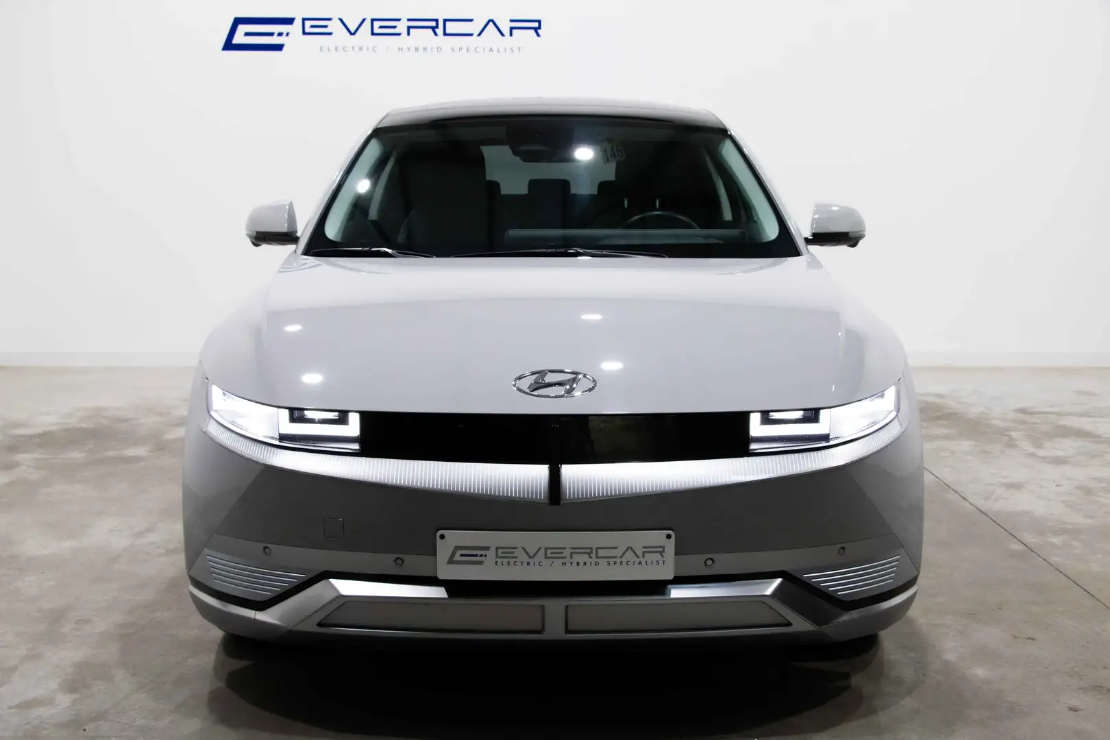 Hyundai IONIQ 5 77 kWh HTRAC Executive ***FULL OPTIONS*** Grijs - 2