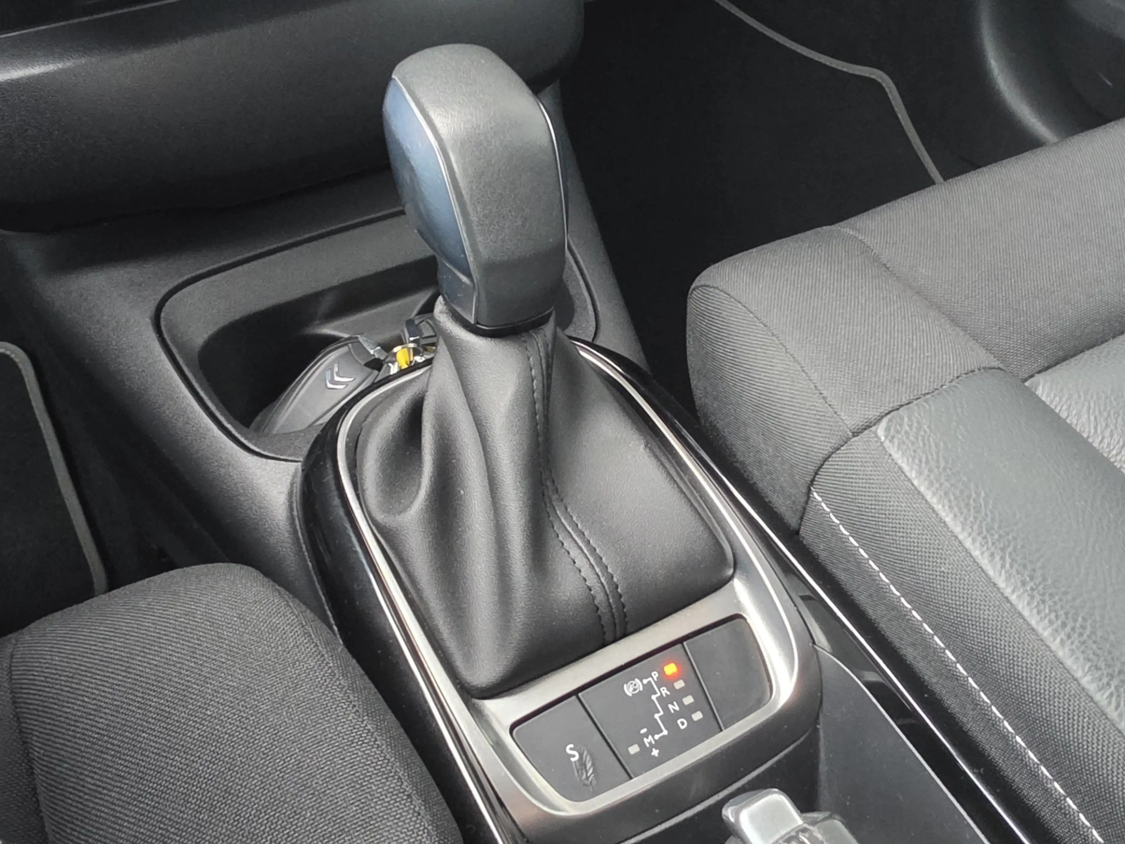Citroen C4 Cactus 1.2 PureTech Shine Automaat/Trekhaak/Carplay/Leer — photo 7