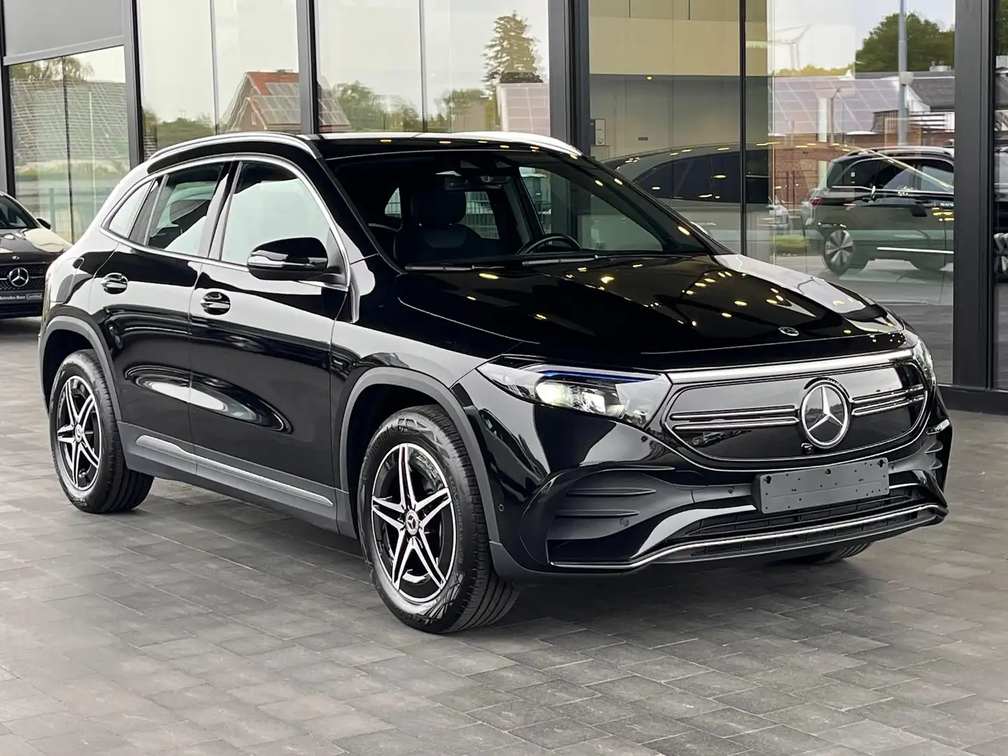 Mercedes-Benz EQA 250 AMG Line Noir - 2