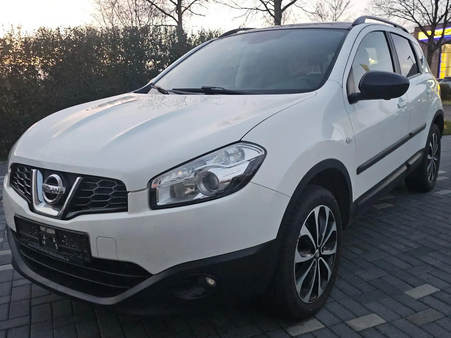 Nissan Qashqai Qashqai Diesel 1.6 dCi 4x4 360° Pano Nav Leder Alb - 1