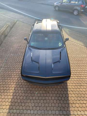 Imagine Dodge Challenger SXT