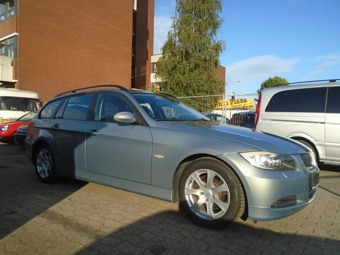 BMW 320 320i Gri - 2