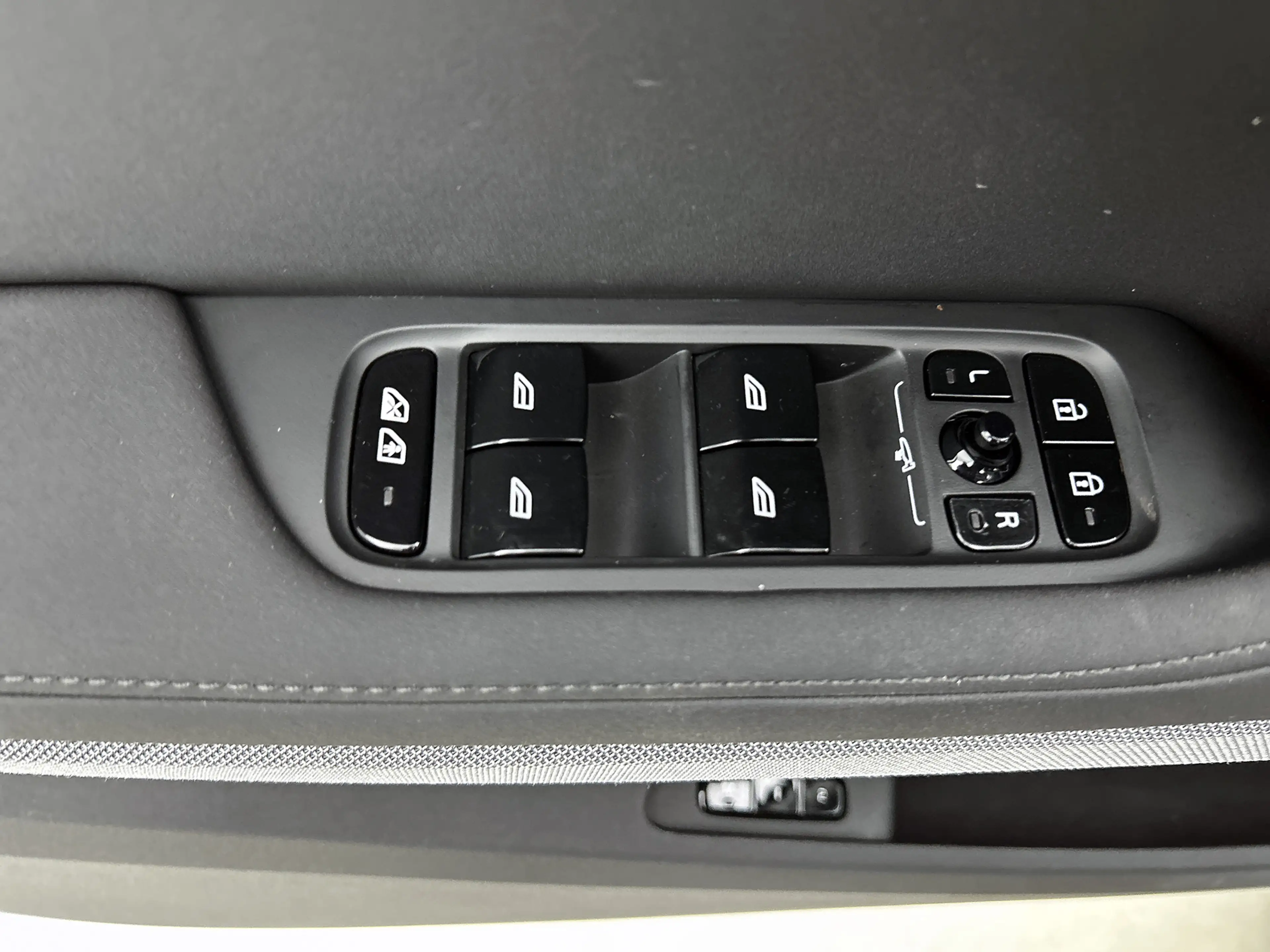 Polestar 2 Long Range Dual motor Prime 82 kWh Pack Pilot / Pl — photo 40