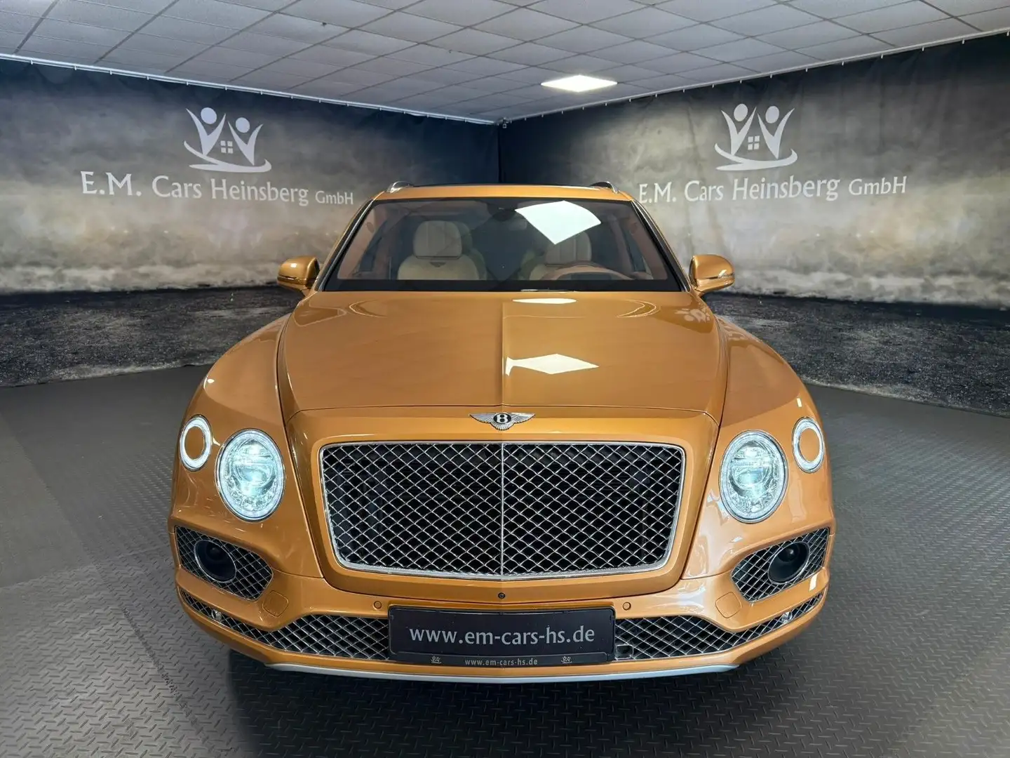 Bentley Bentayga 6.0 W12 4WD Pano Soft-Close 22-Zoll HUD Gold - 2