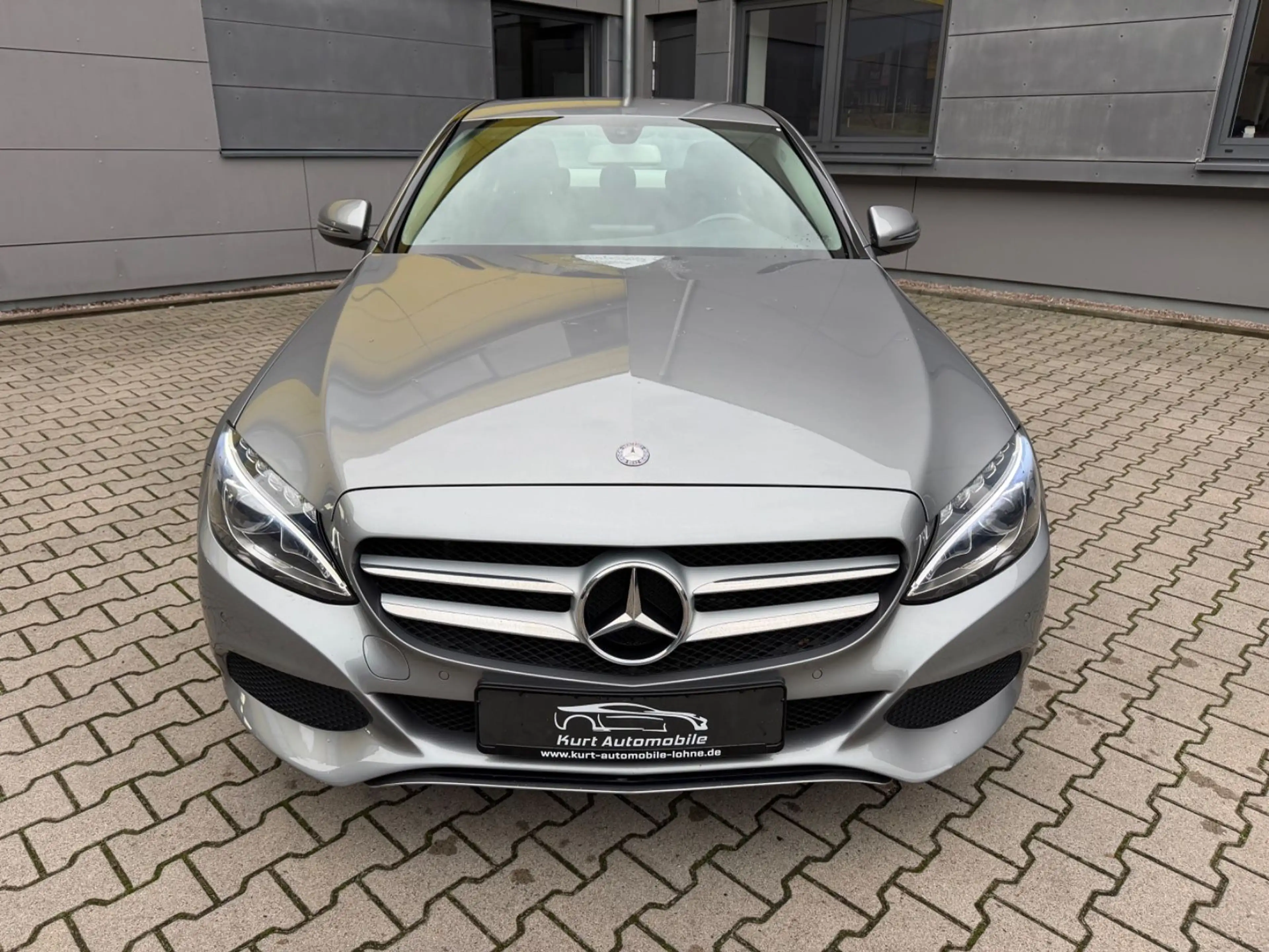 Mercedes-Benz C 180 CGI/LIMOUSINE/AHK/LEDER/SHZ/AUTOMATIK — photo 10