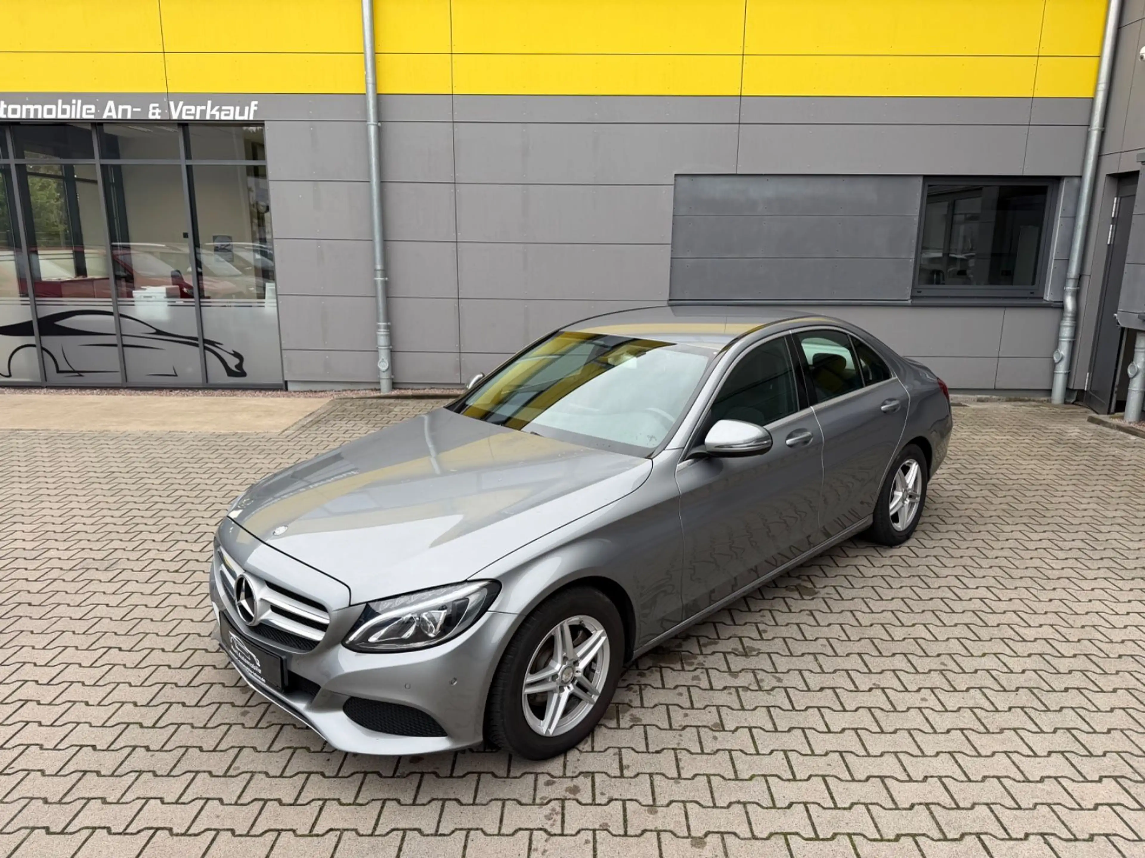 Mercedes-Benz C 180 CGI/LIMOUSINE/AHK/LEDER/SHZ/AUTOMATIK