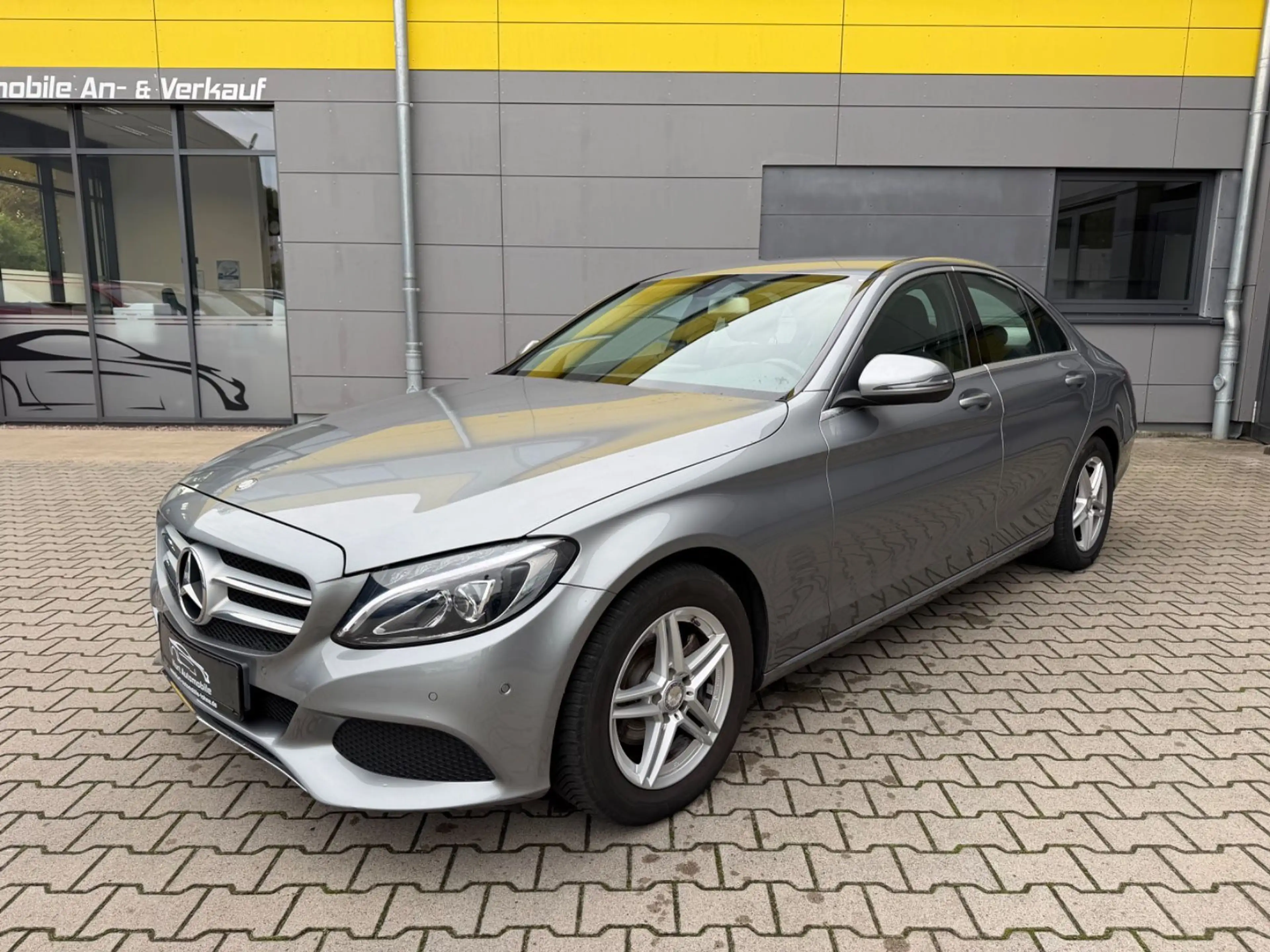 Mercedes-Benz C 180 CGI/LIMOUSINE/AHK/LEDER/SHZ/AUTOMATIK — photo 2