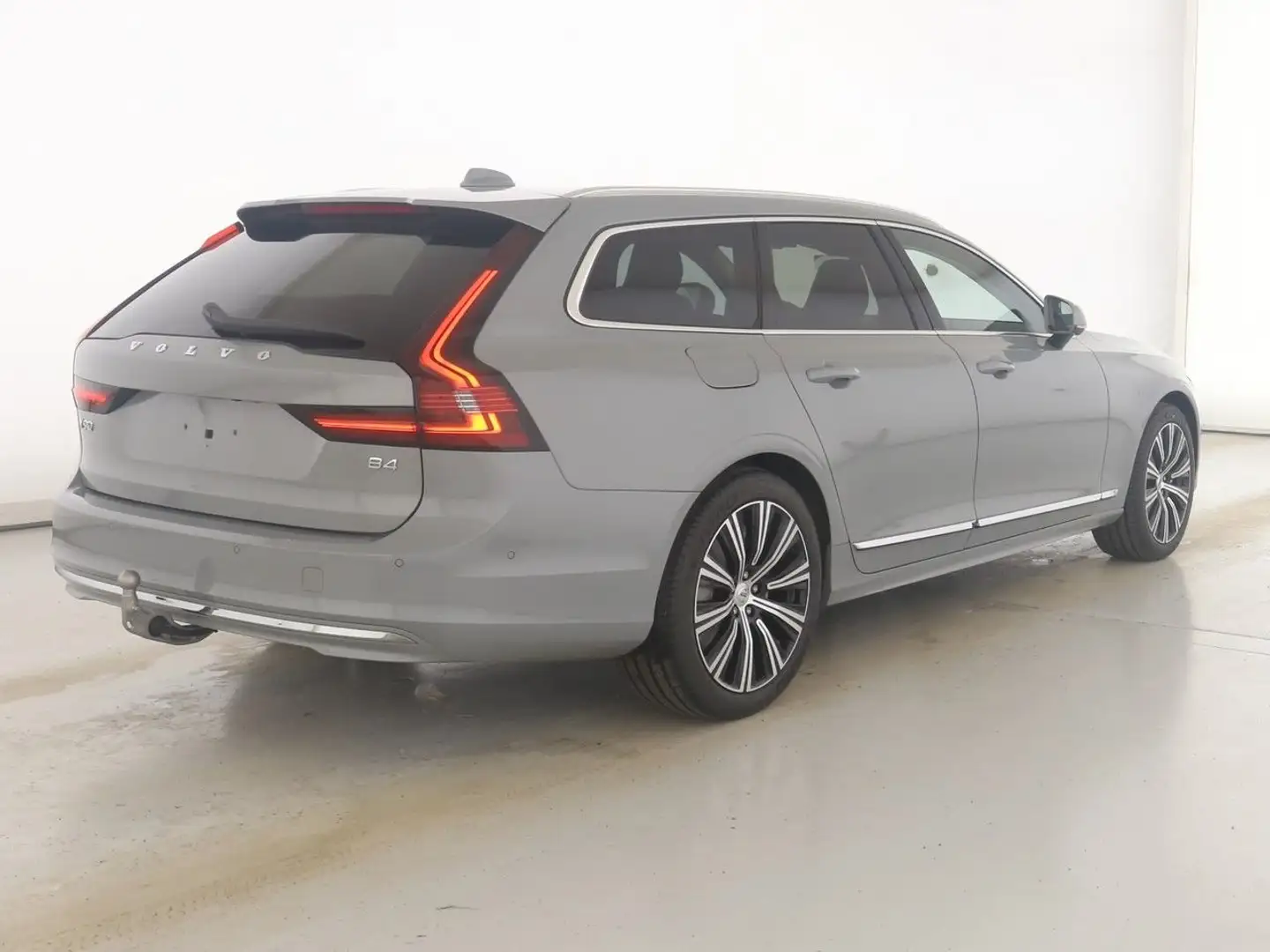 Volvo V90 B4 Mild-Hybrid Diesel Plus Bright Autom. Šedá - 2