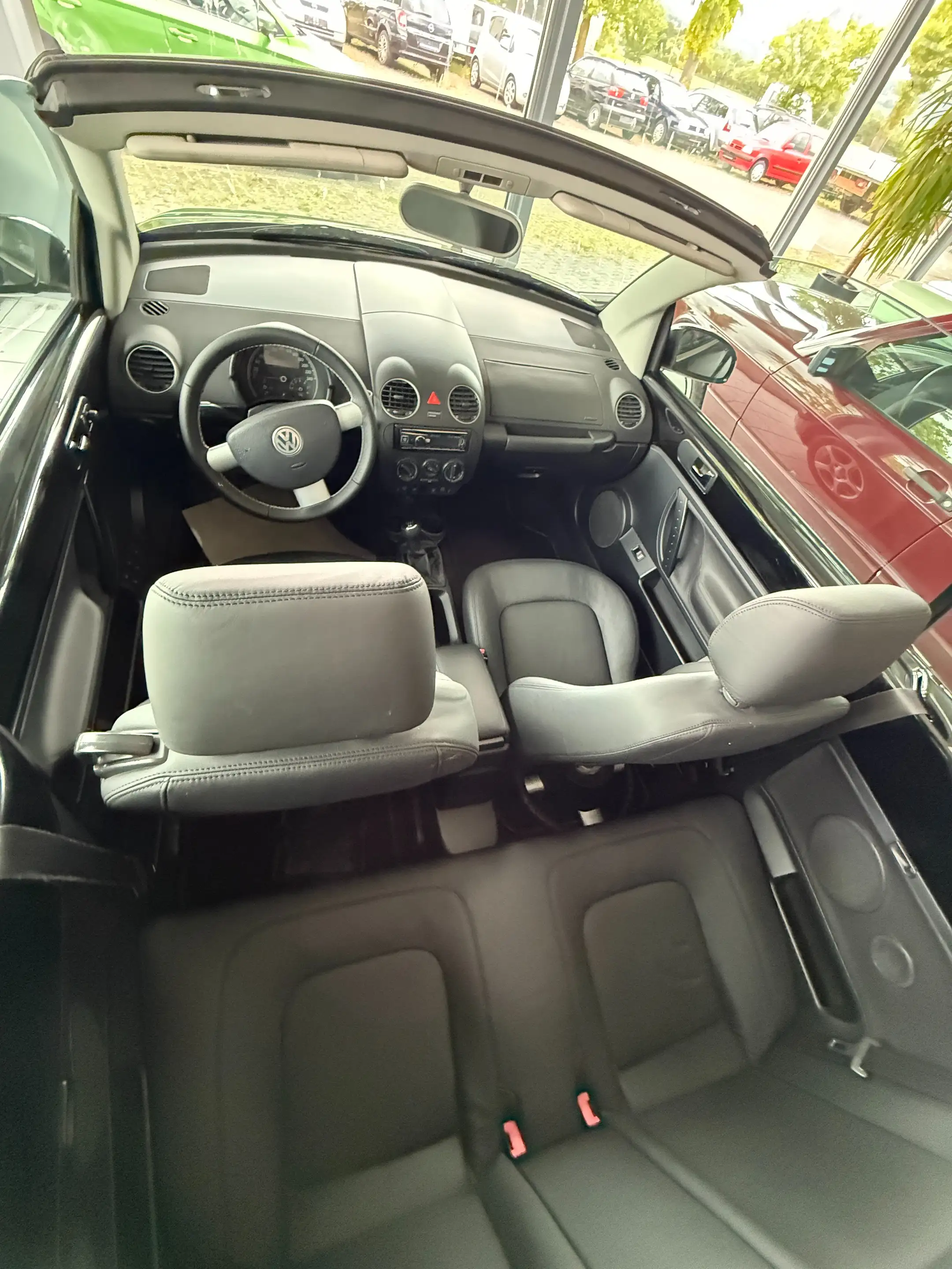 Volkswagen New Beetle 1.4 — photo 12