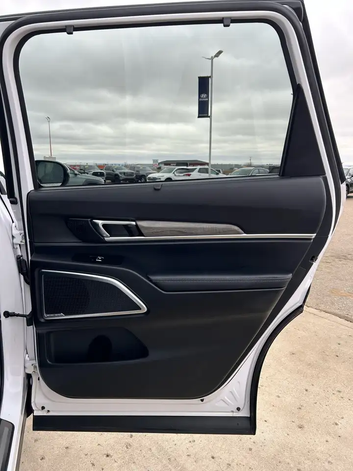 Kia Telluride снимка Kia Telluride