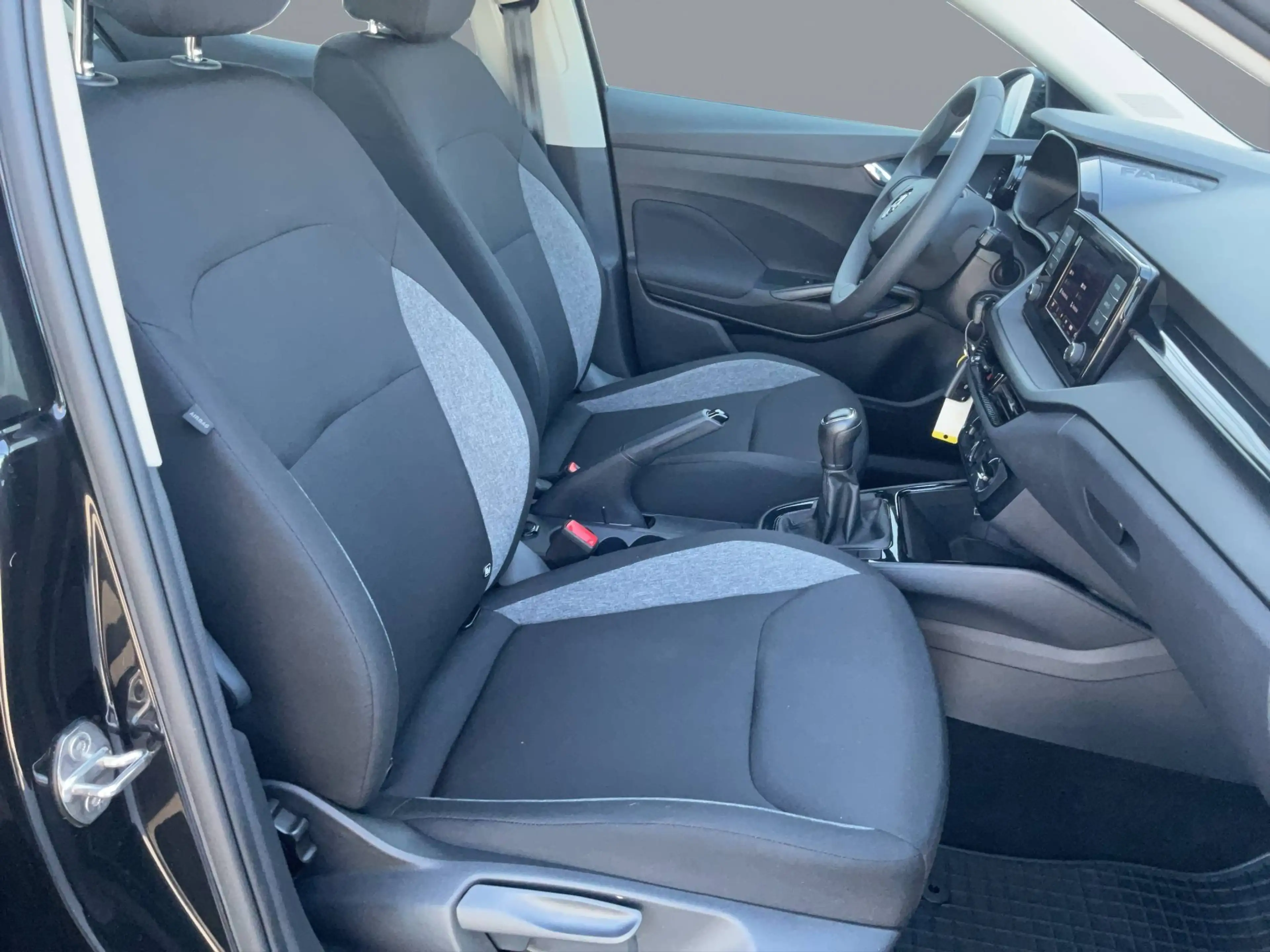 Skoda Fabia Fabia Active 1,0 5-Gang mech. Sitzheizung PDC DAB — photo 30