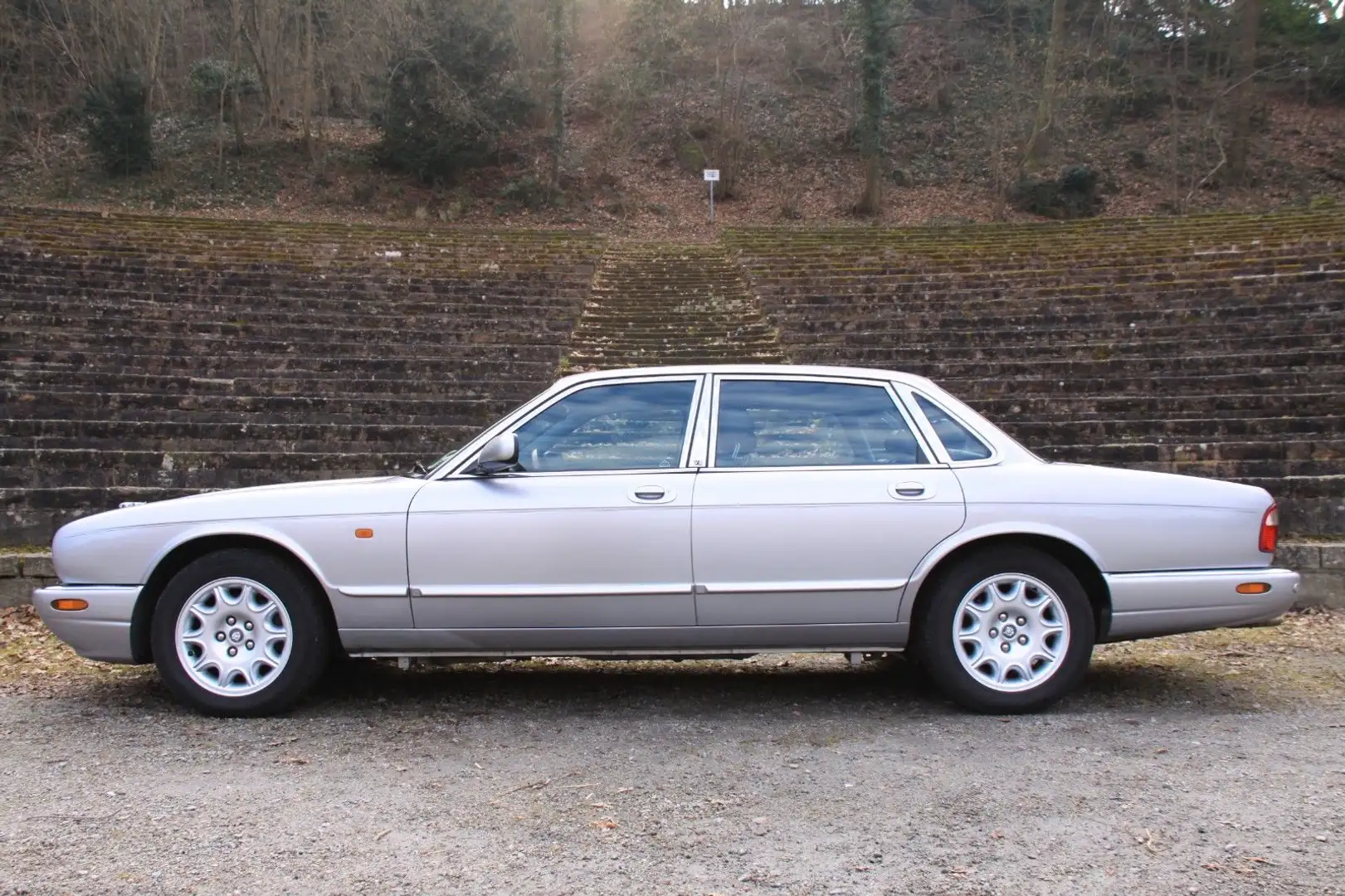 Jaguar XJ 3.2 Executive 2 Jahre Garantie Argent - 2
