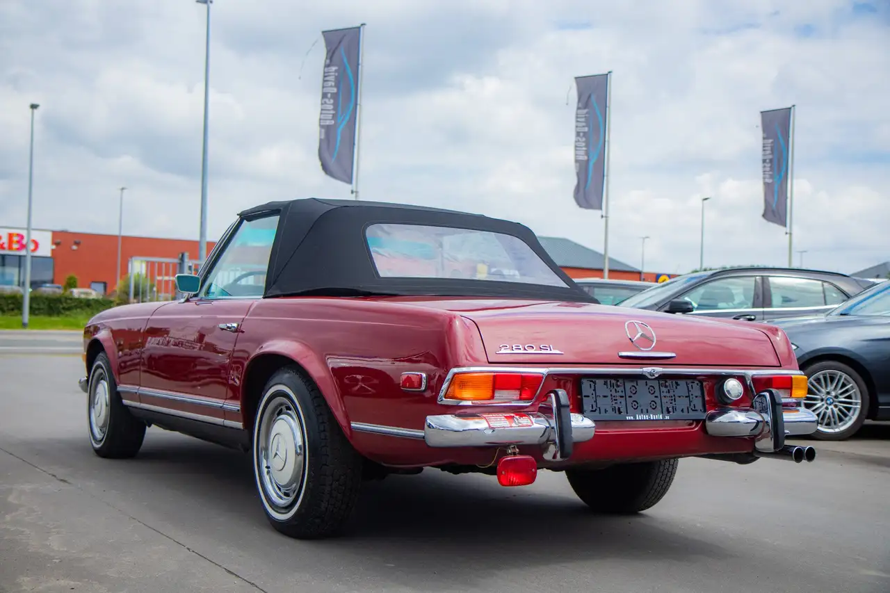 Mercedes-Benz SL 280 Pagoda Automaat / OLDTIMER / HISTORIEK / CABRIO / LEDER / RADIO !, foto 10