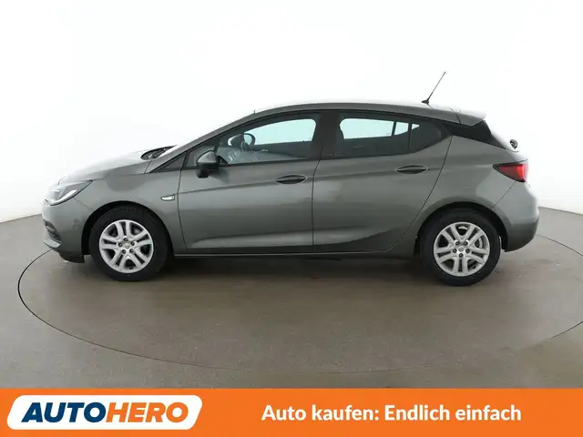 Opel Astra view 3