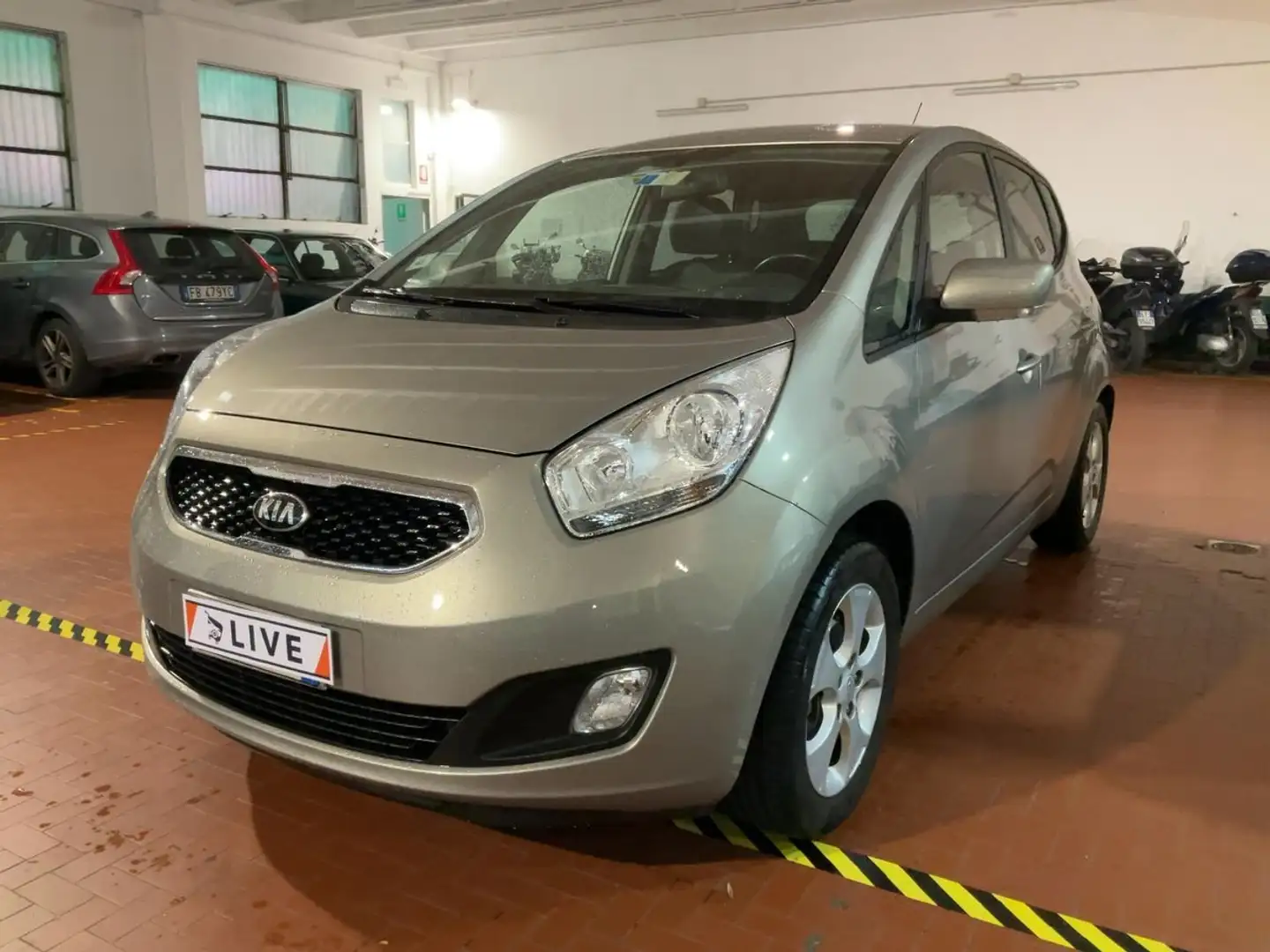 Kia Venga Venga 1.4 cvvt Cool OK NEOPATENTATI Marrone - 1