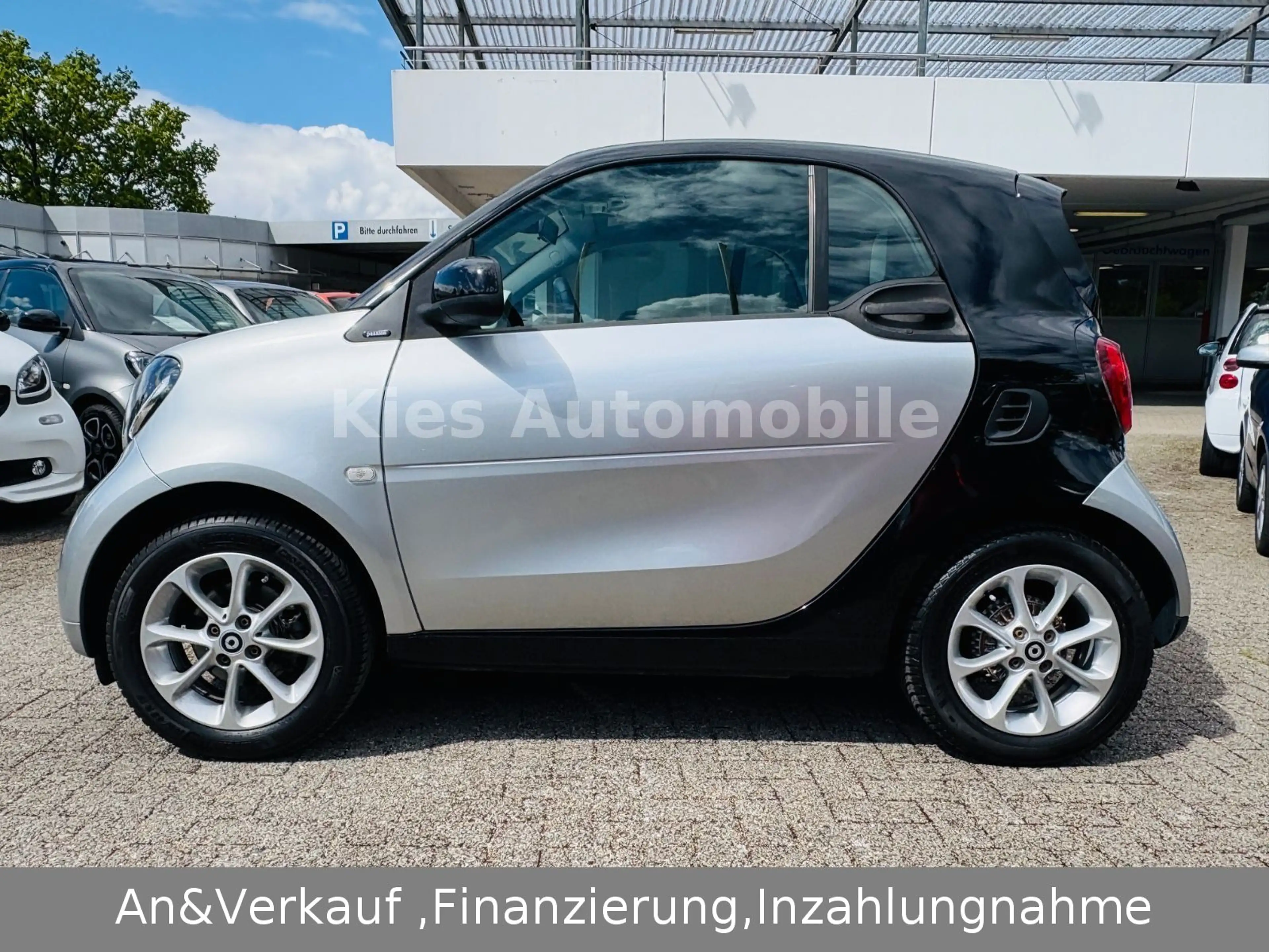 smart forTwo Passion AUTOM/NAVI/PANO/SITZH/KLIMA/2HAND — photo 3