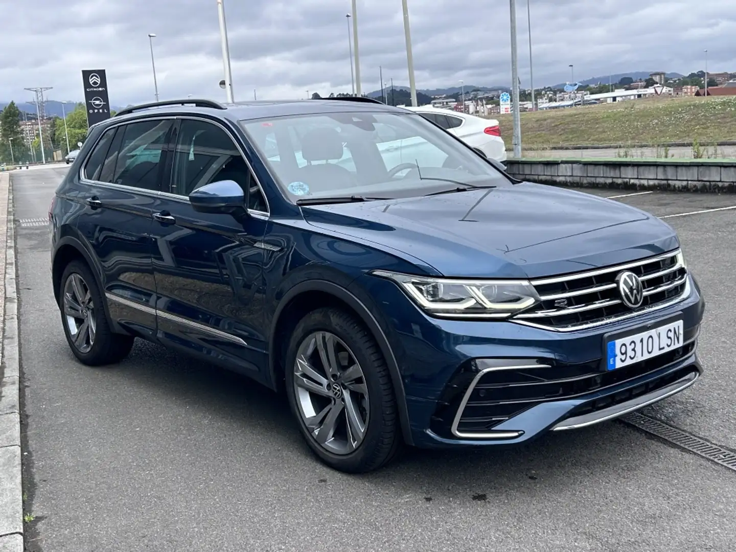 Volkswagen Tiguan 2.0TDI R-Line 4Motion DSG 110kW Azul - 2