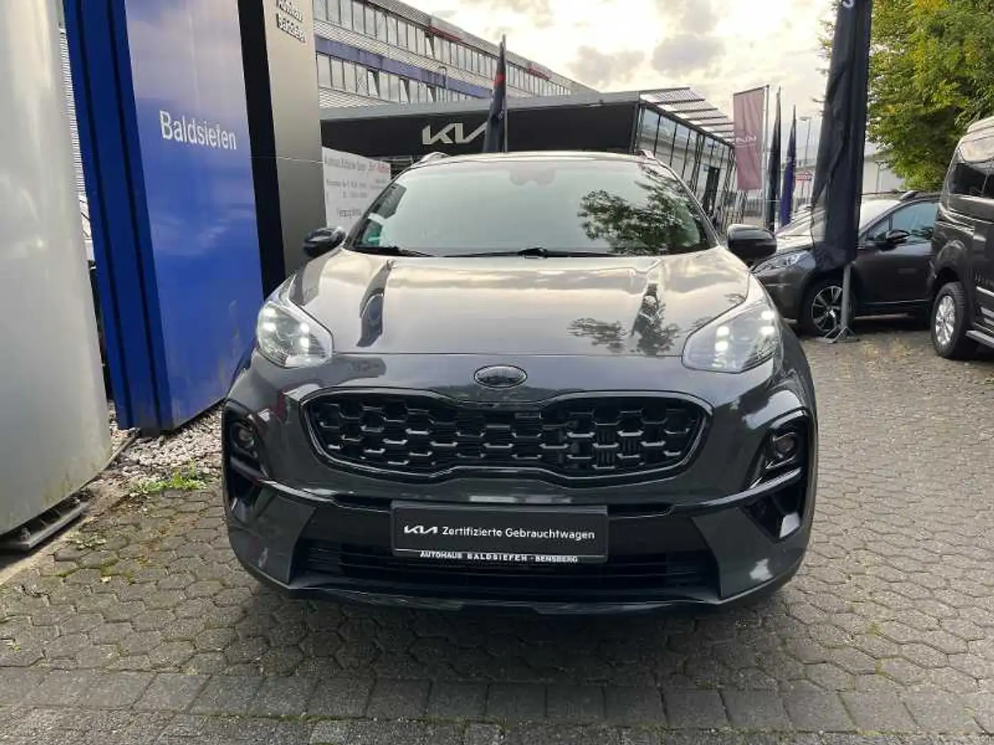 Kia Sportage 1.6 CRDi AT Black Edition AWD, AHK, GD Gris - 2