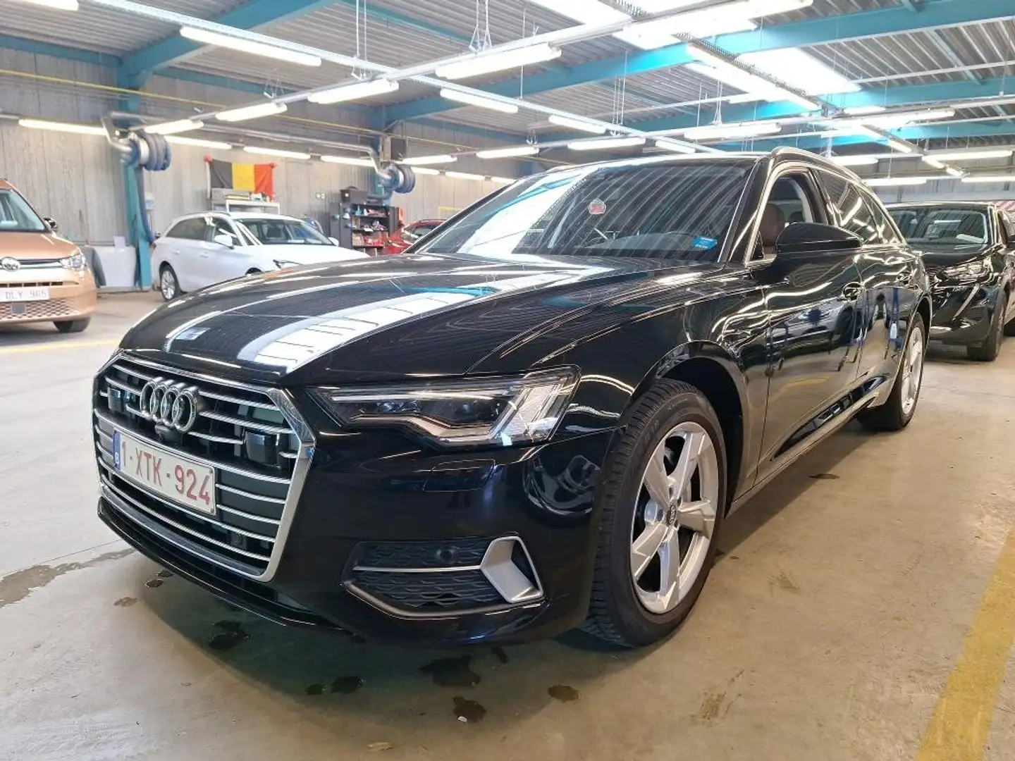 Audi A6 Avant 40 TDi Sport S-Tronic 360View | Toit Ouv Noir - 1