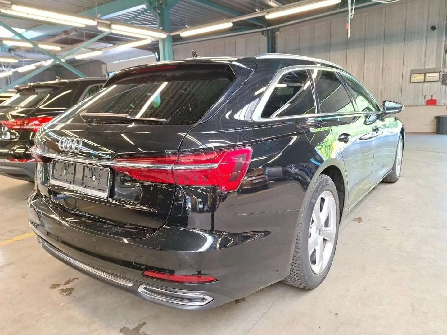 Audi A6 Avant 40 TDi Sport S-Tronic 360View | Toit Ouv Noir - 2