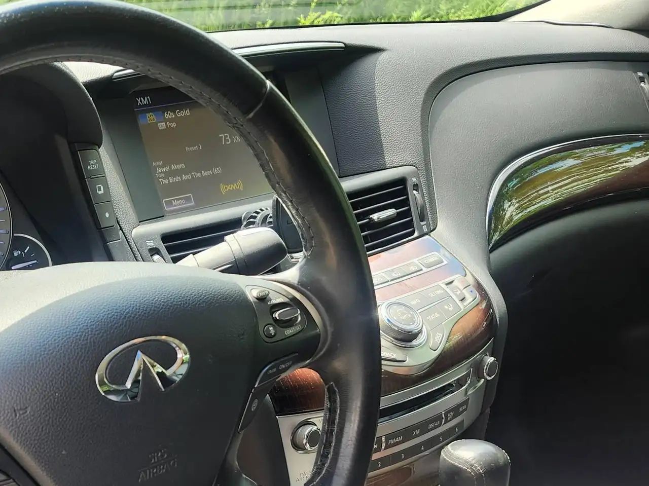 Infiniti Q70 снимка Infiniti Q70