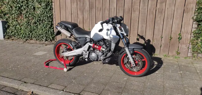 Yamaha MT-03 - foto 2